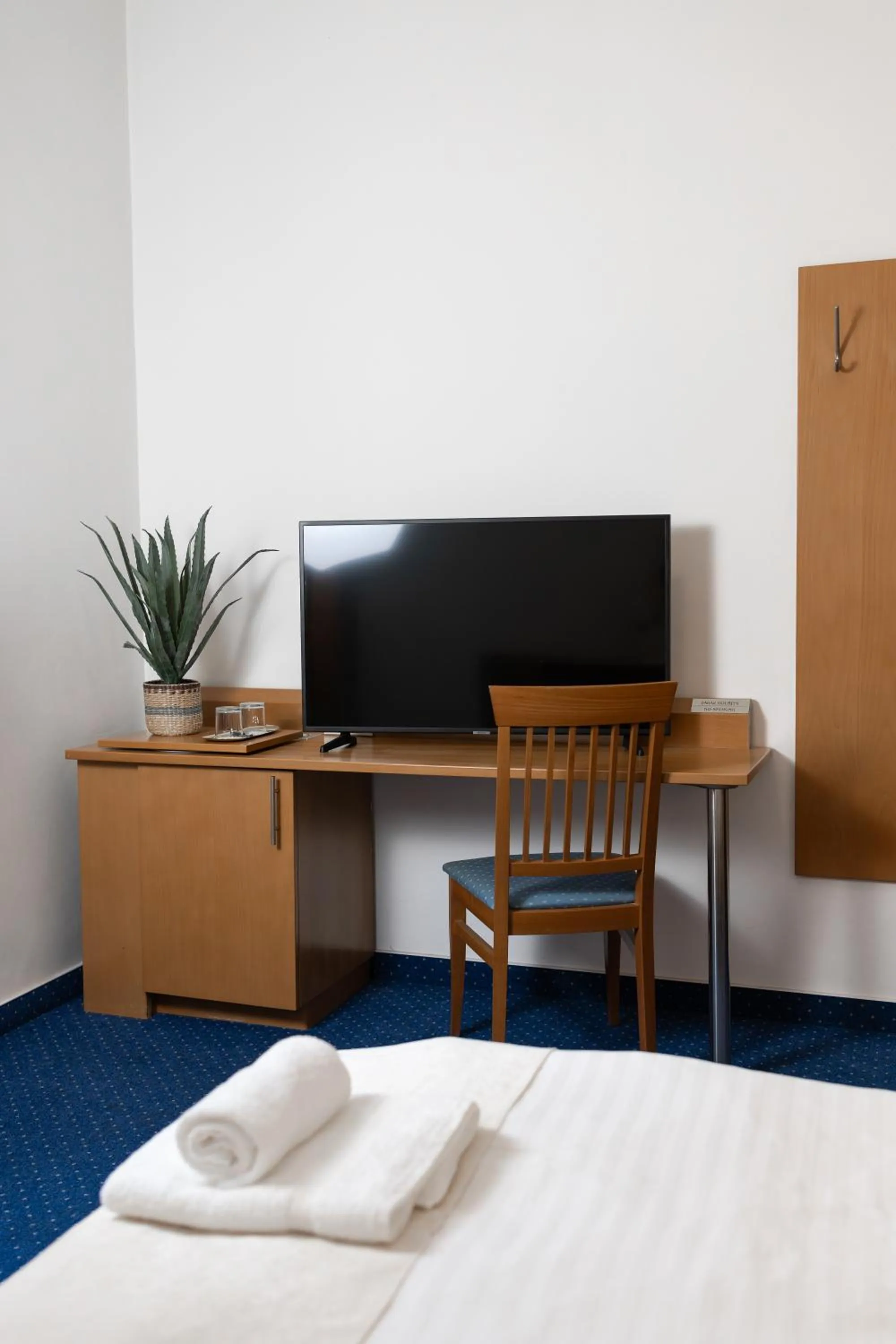 TV and multimedia, Bed in Hotel Apollon