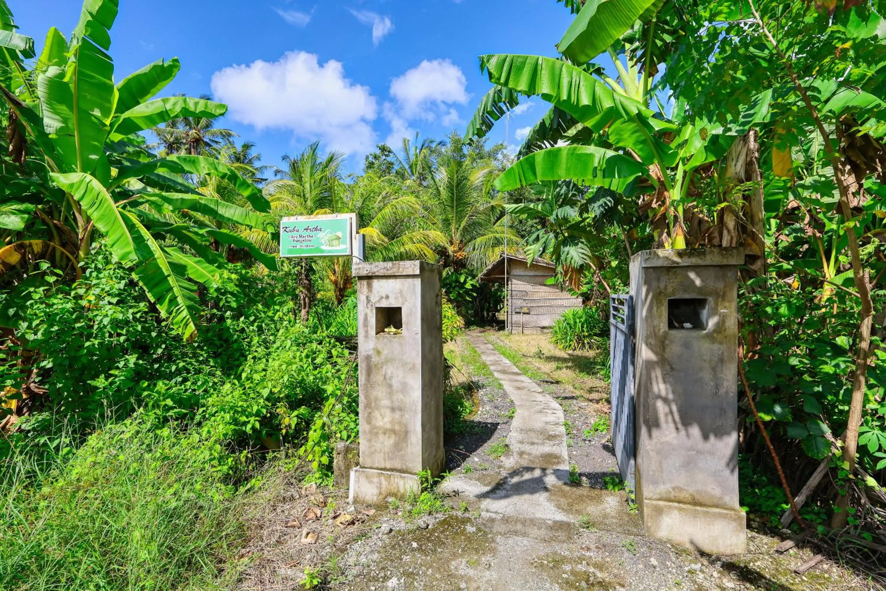 Property logo or sign in Kubu Artha Bungalow Nusa Penida