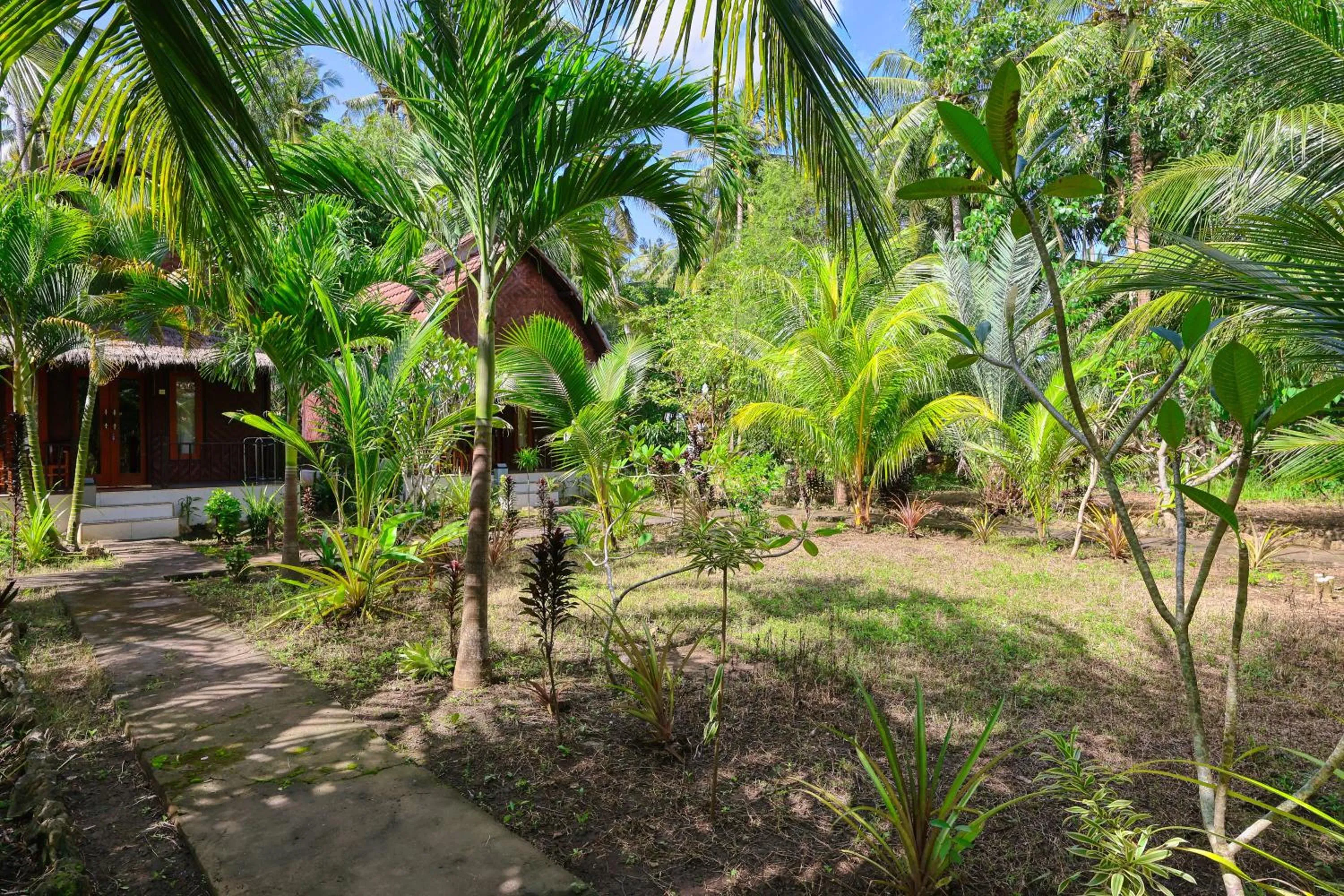 Garden in Kubu Artha Bungalow Nusa Penida