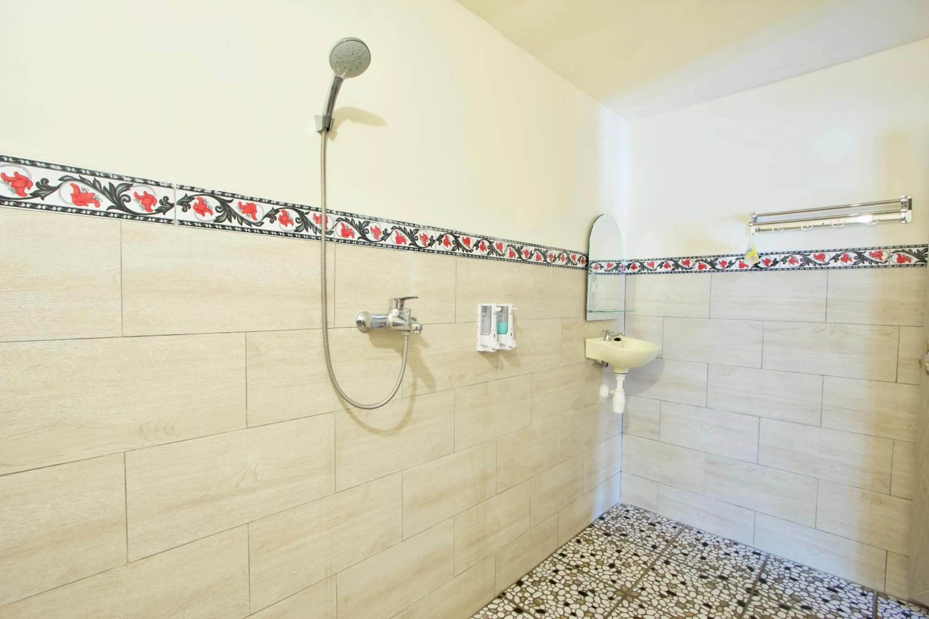 Bathroom in Kubu Artha Bungalow Nusa Penida