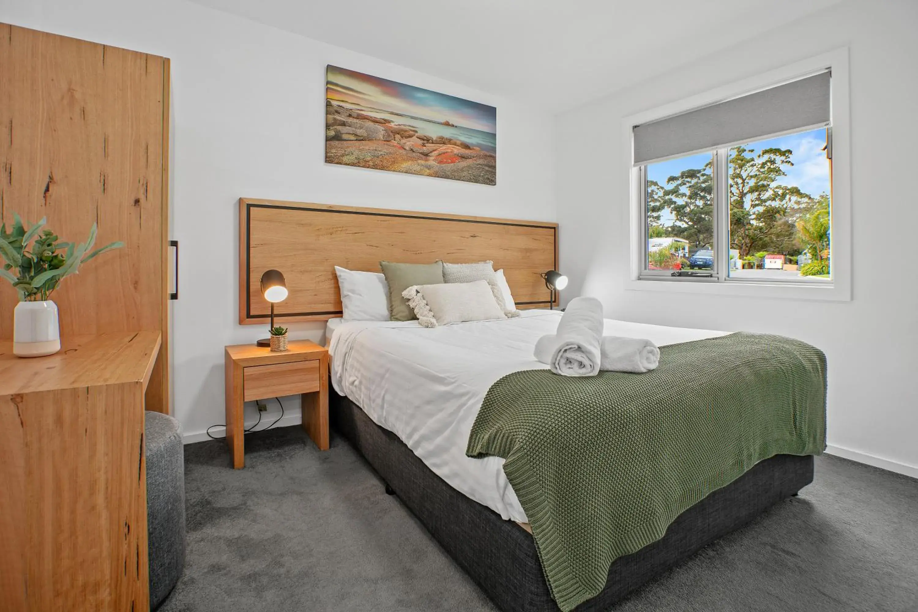 Bay View Cabin - Sleeps 6 in Tasman Holiday Parks - St Helens Bay View Cabin - Sleeps 6 in Tasman Holiday Parks - St Helens