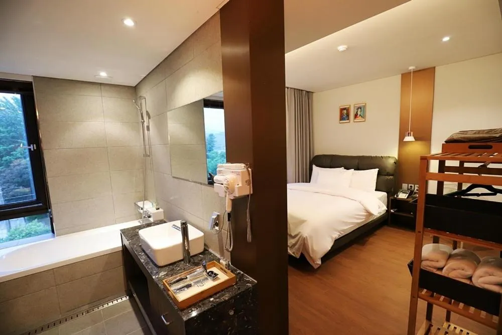 Bed in Namyangju Bukhangang dolcecasa hotel