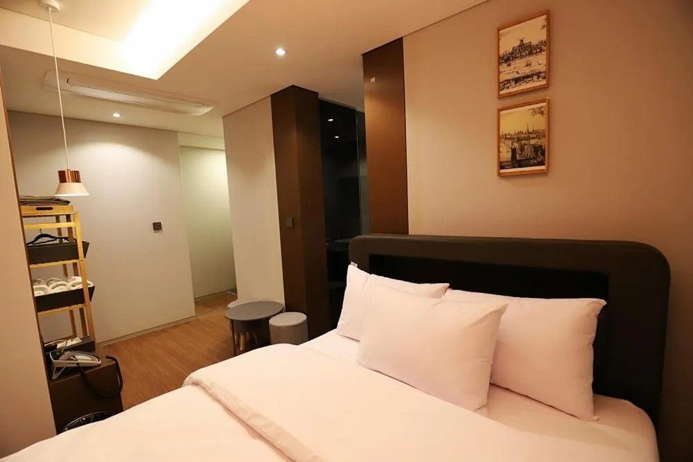 Bedroom, Bed in Namyangju Bukhangang dolcecasa hotel