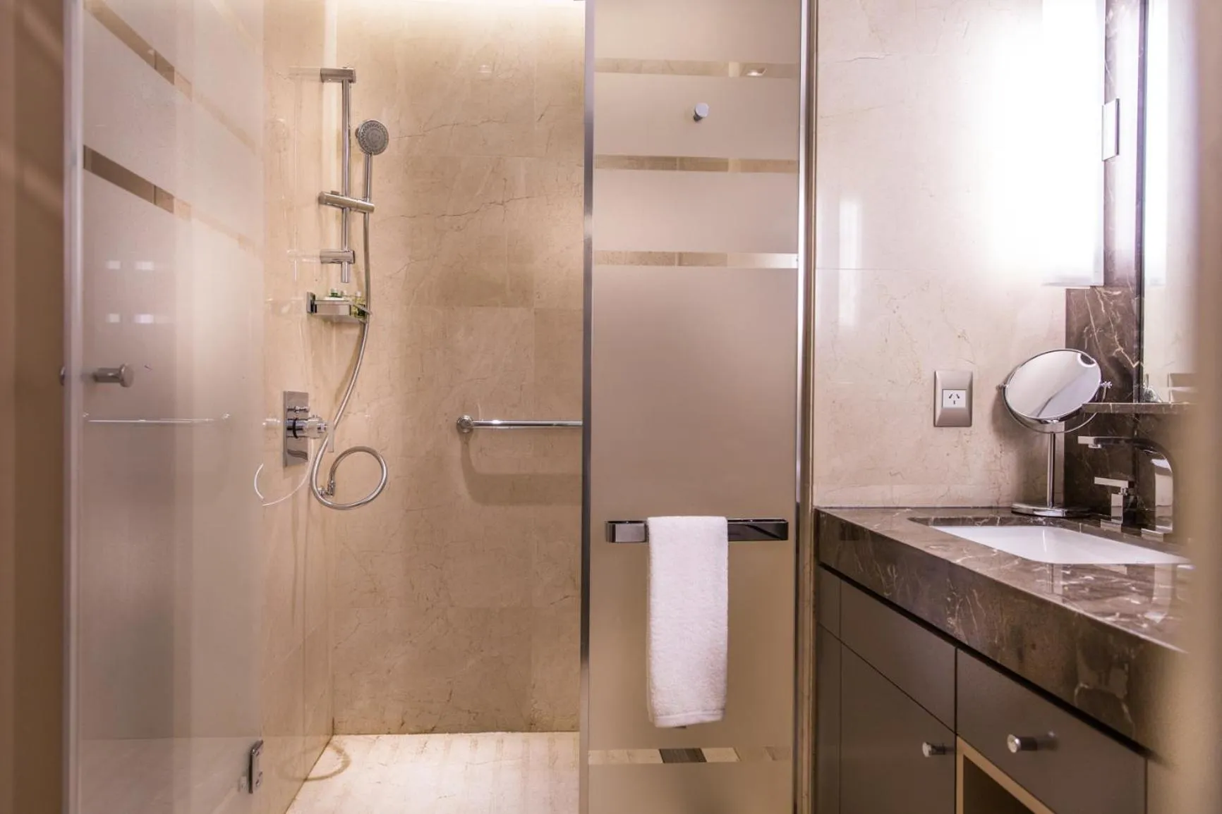 Shower in Palladio Hotel Buenos Aires - MGallery Collection
