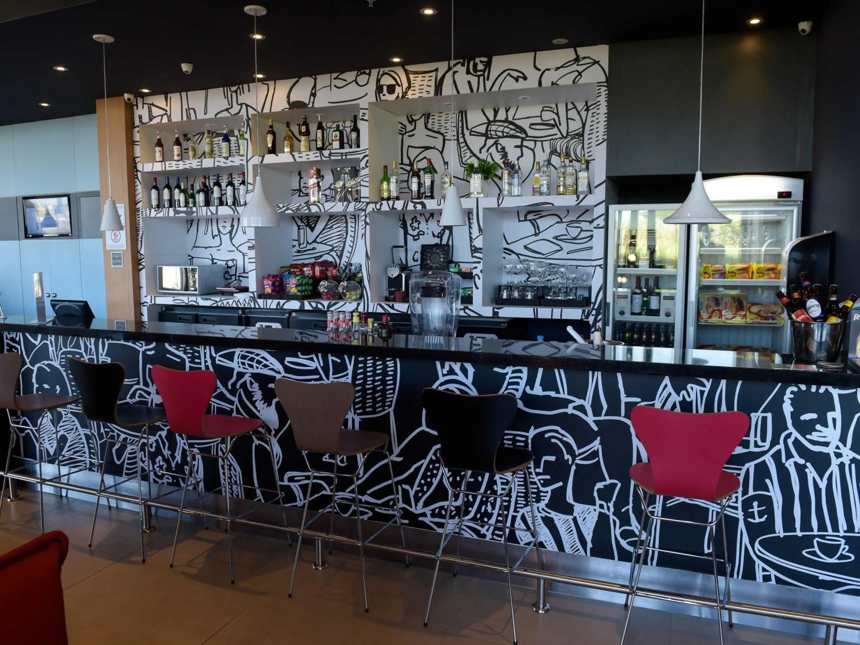 Lounge or bar in ibis Tatui