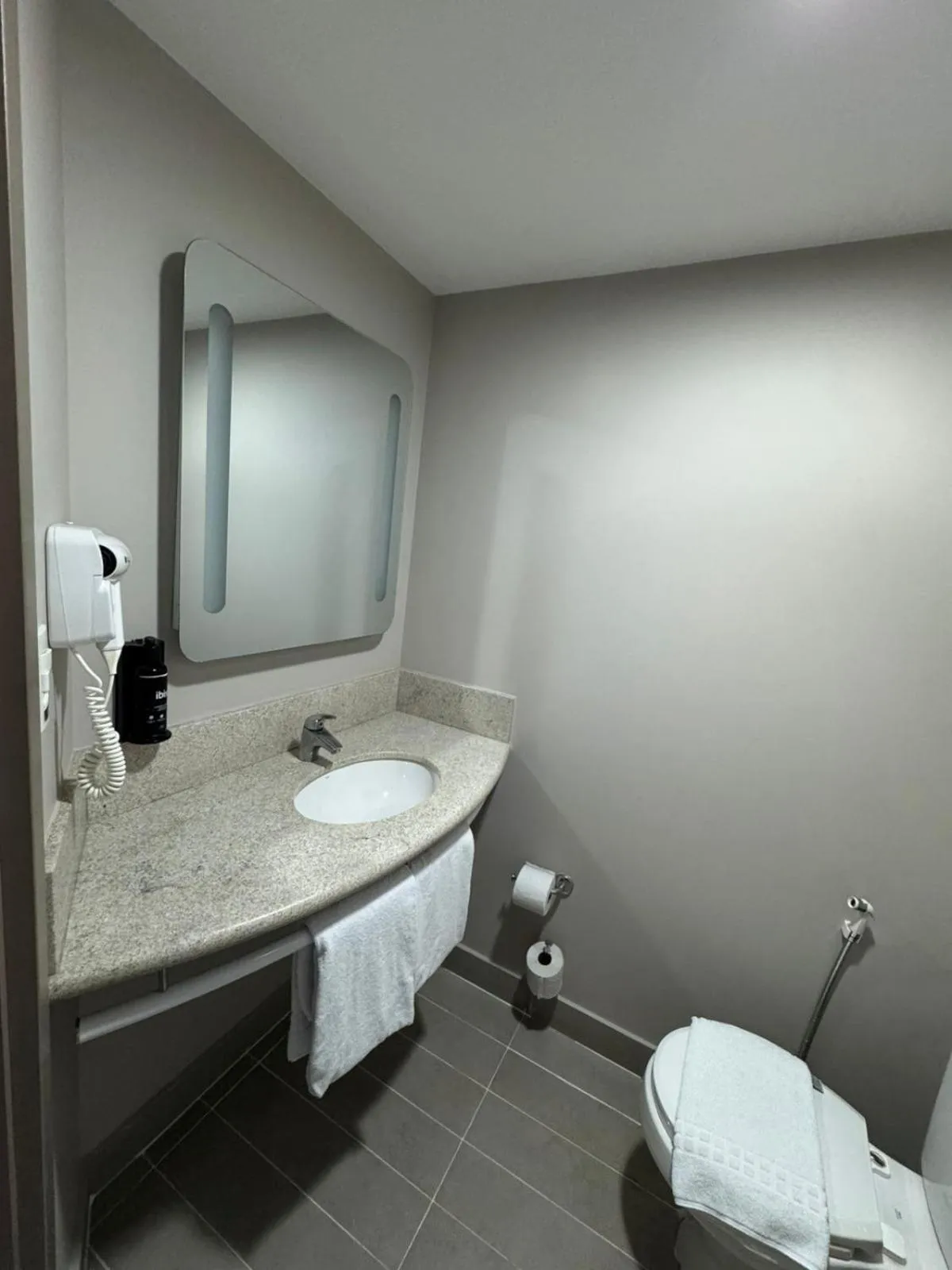 Bathroom in ibis Tatui