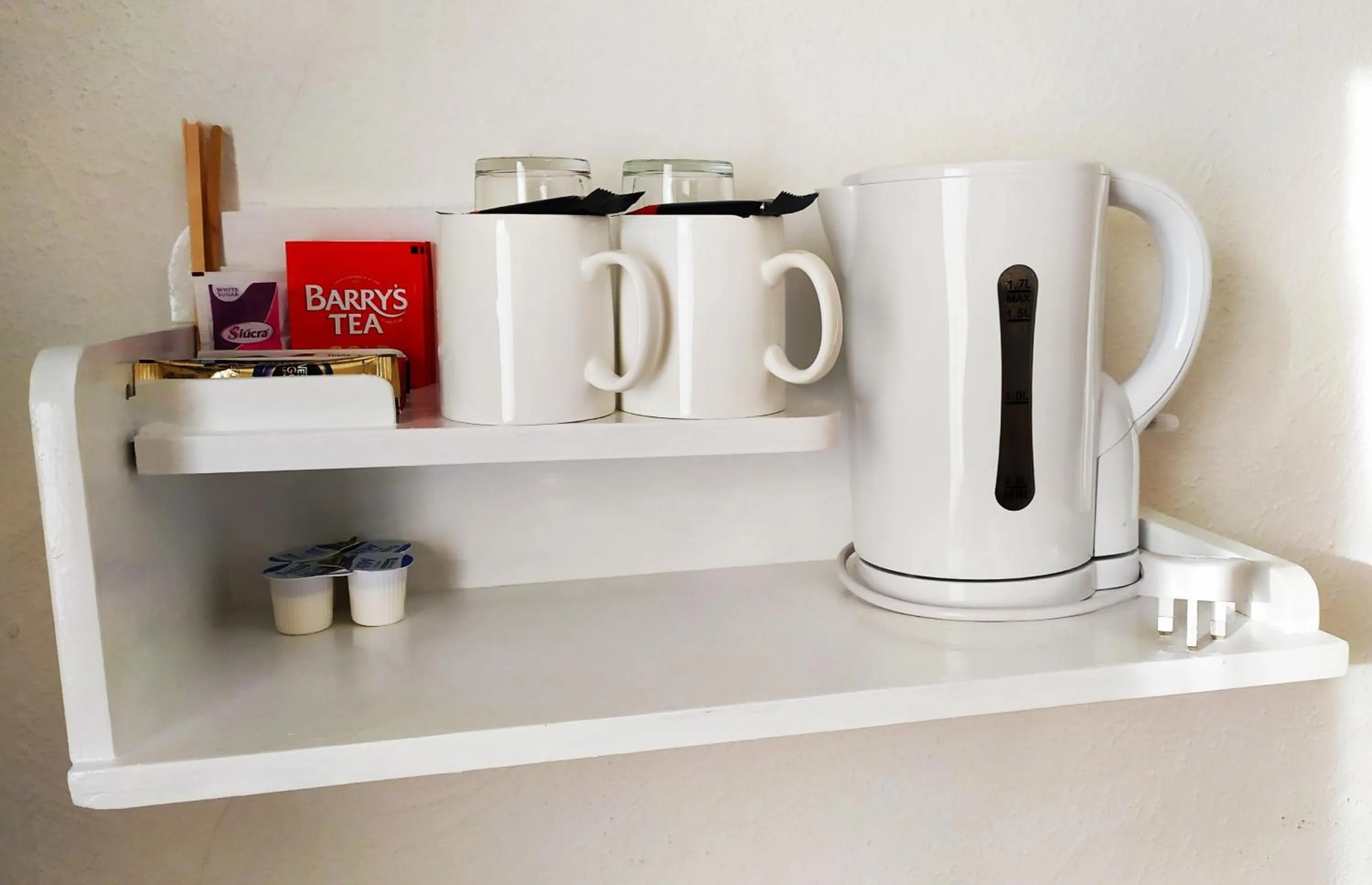 Coffee/tea facilities in Ashley Hotel