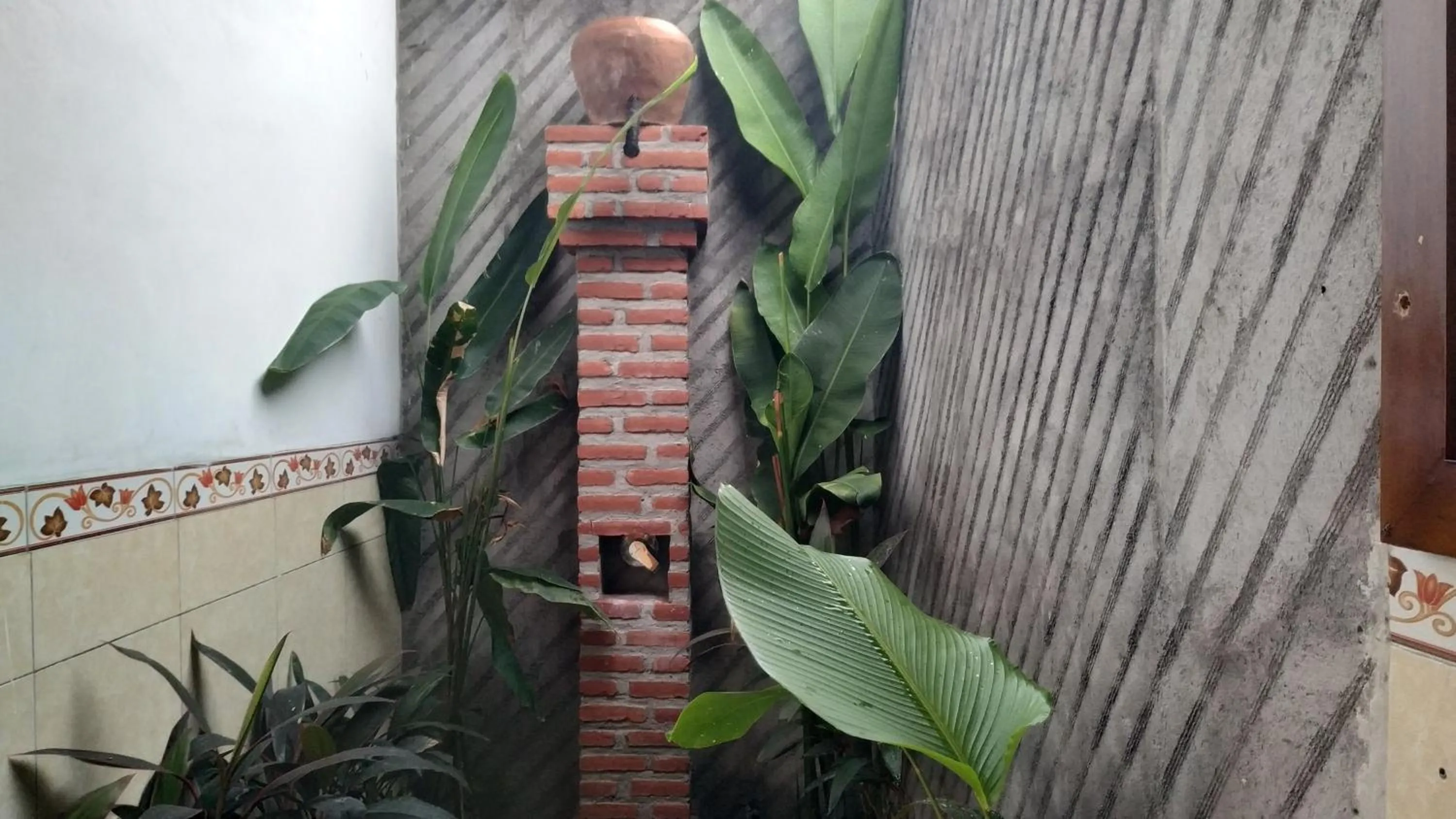 Bathroom in Eliska Sari Bungalows Sumberkima