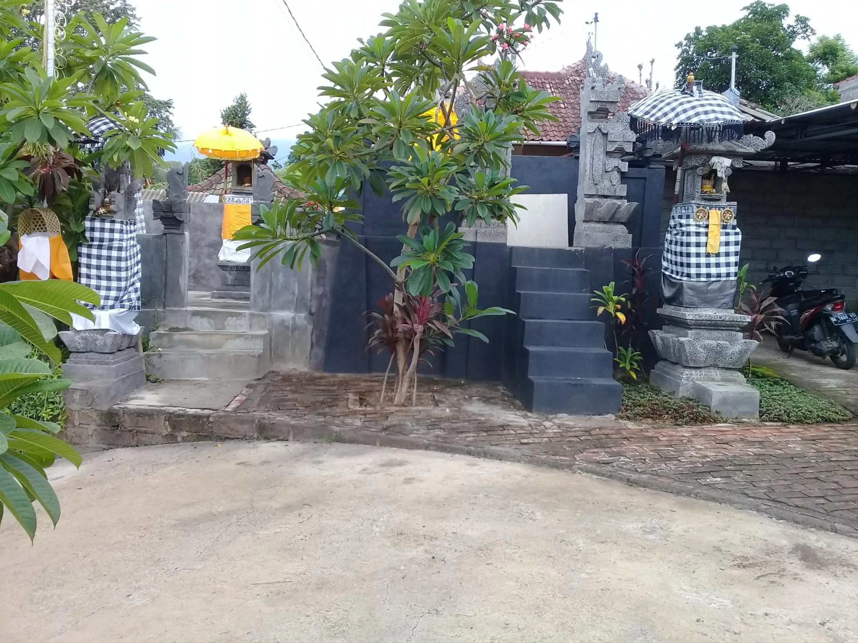 Property building in Eliska Sari Bungalows Sumberkima