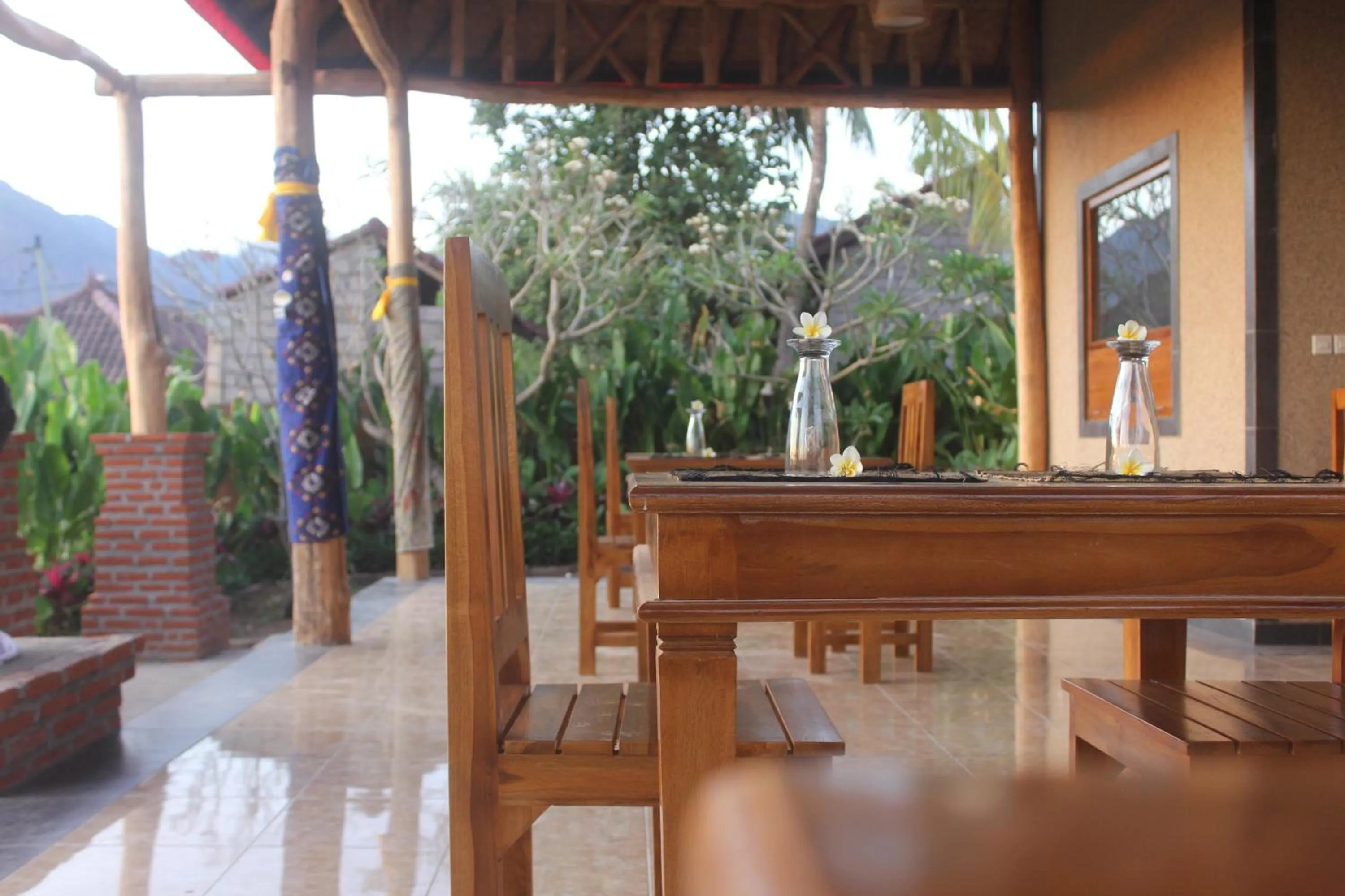 Restaurant/places to eat in Eliska Sari Bungalows Sumberkima
