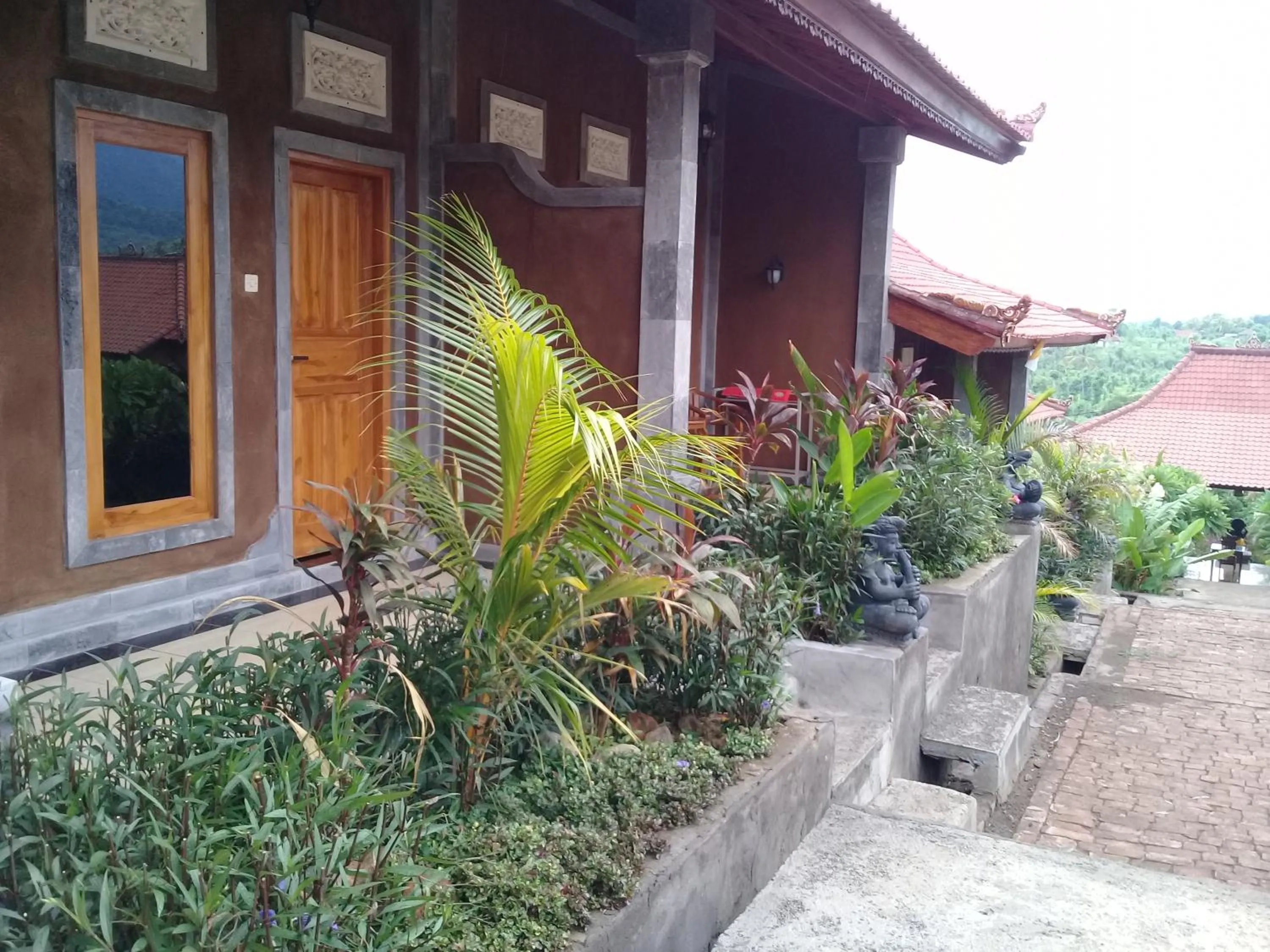 Facade/entrance in Eliska Sari Bungalows Sumberkima