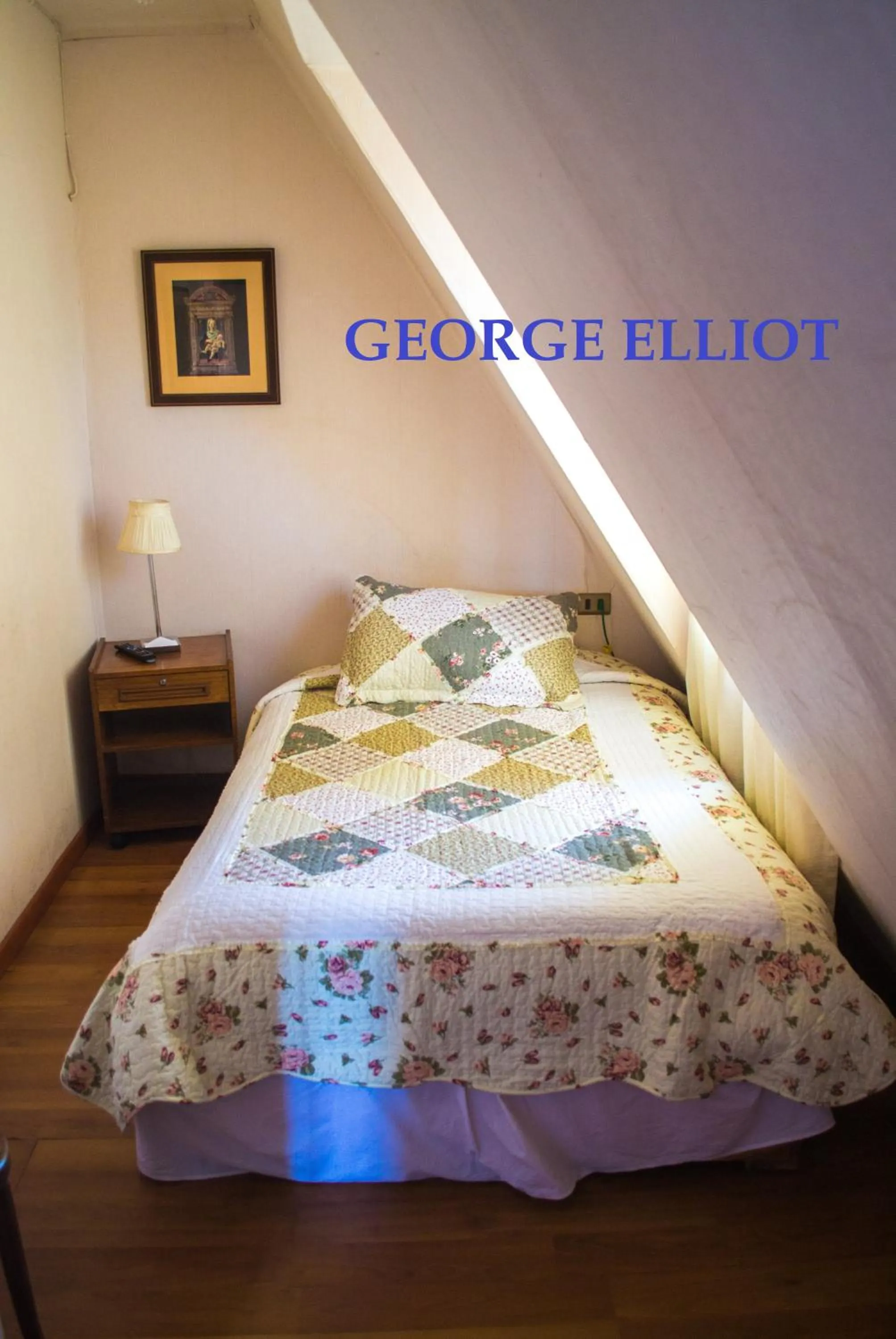 Bed in Hotel Brighton