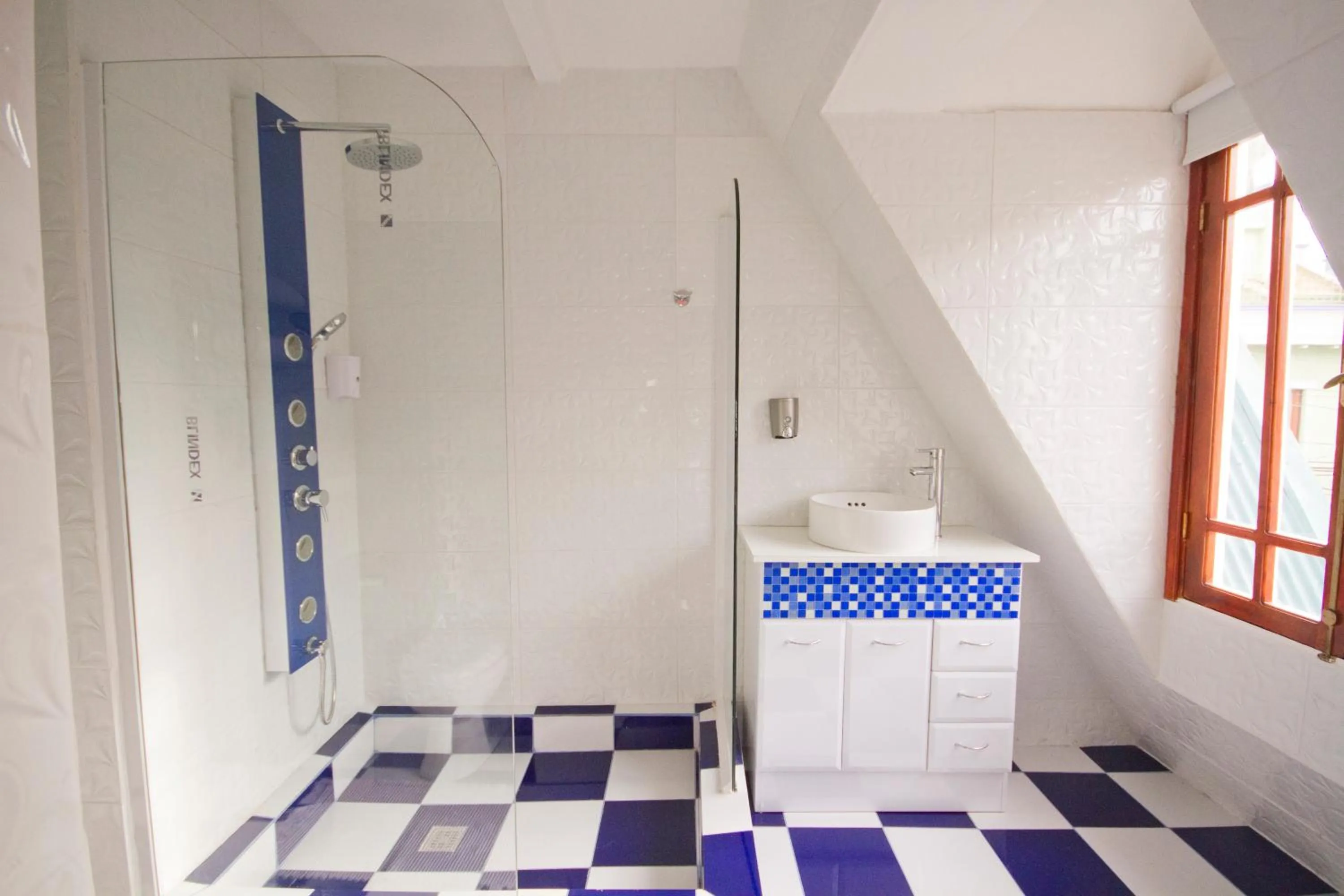 Bathroom in Hotel Brighton