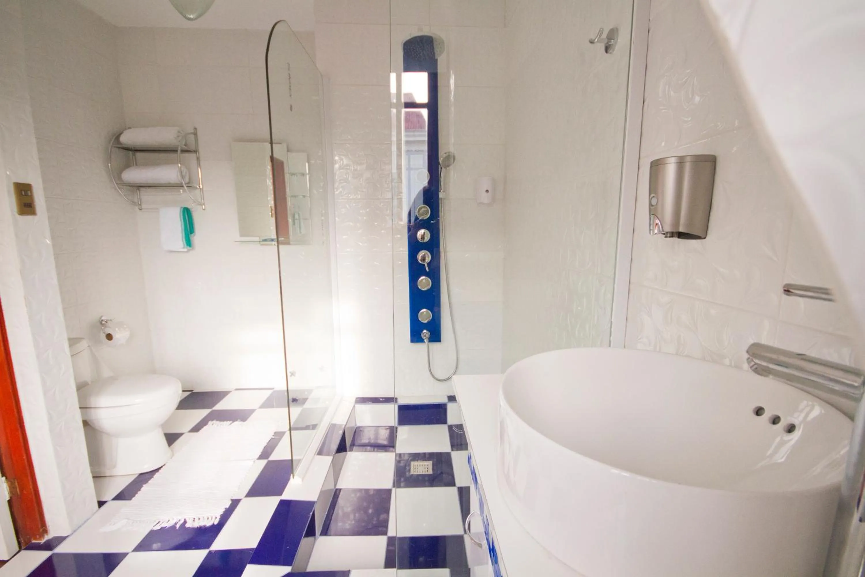 Bathroom in Hotel Brighton