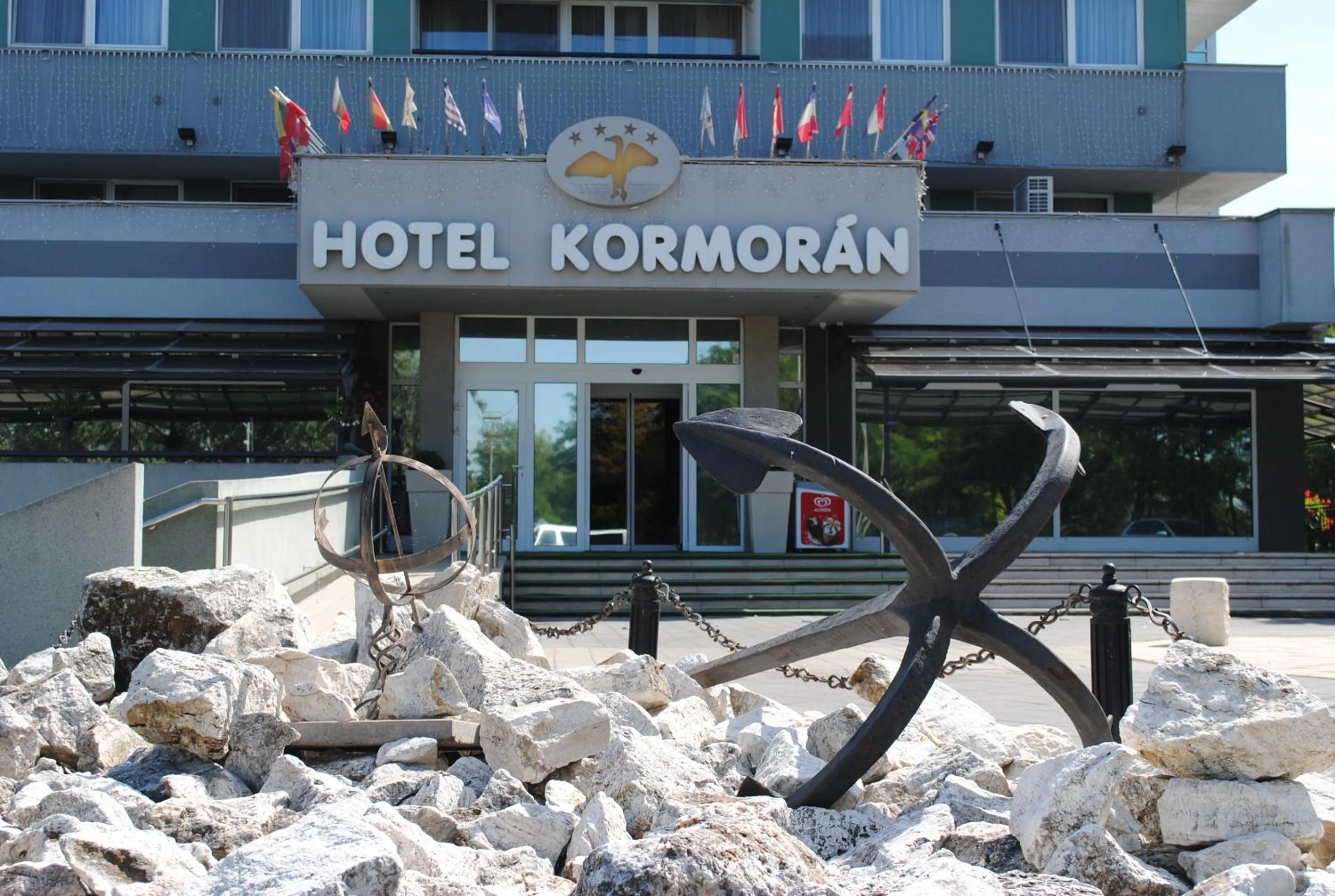 Facade/entrance in Hotel Kormorán