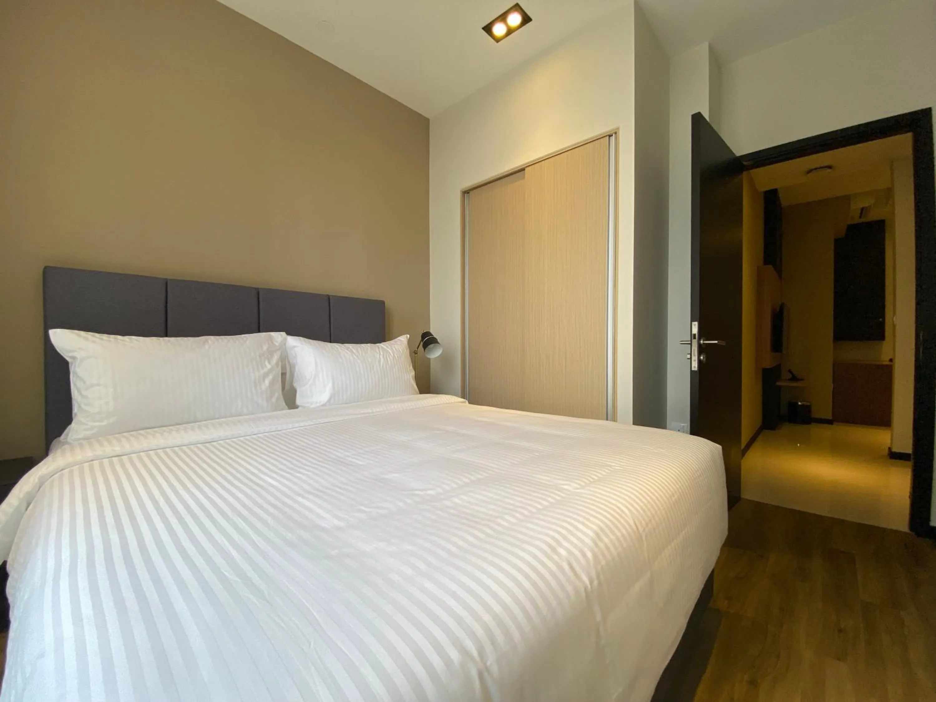 Bedroom in Momentus Serviced Residences Novena