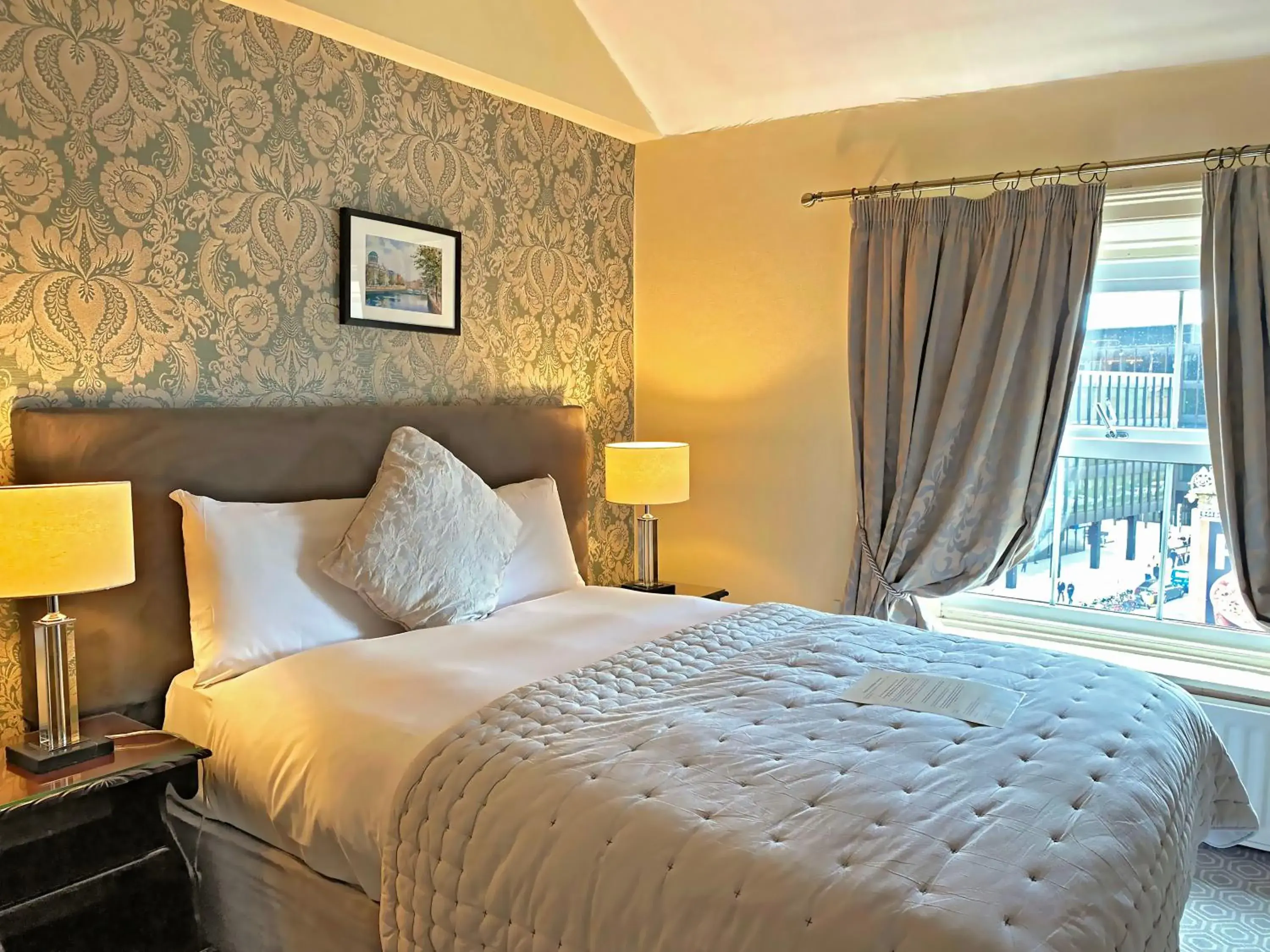 Double Room in Fitzwilliam Townhouse Double Room in Fitzwilliam Townhouse