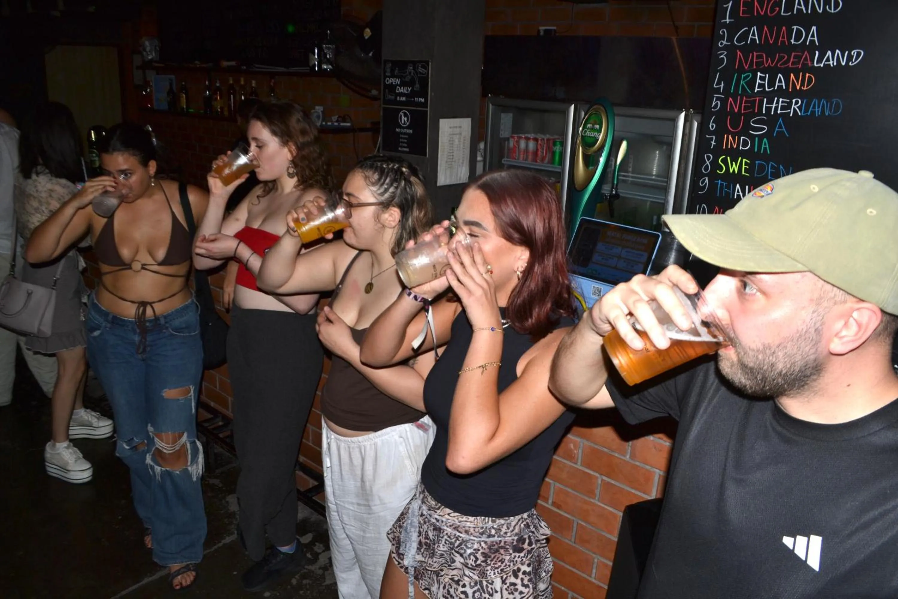 Restaurant/places to eat in BED STATION Hostel Khaosan