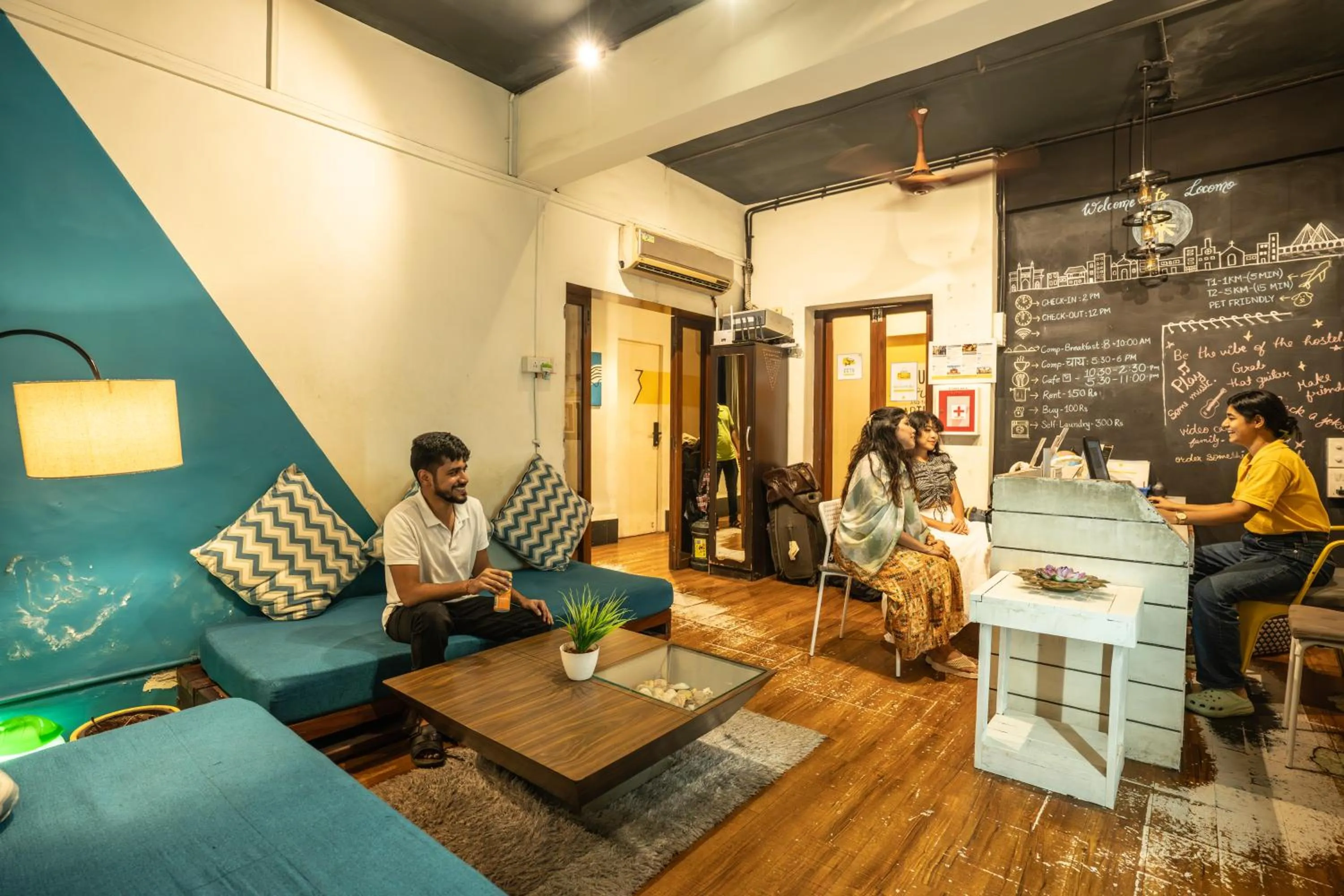 Lobby or reception in Locomo Hostel OG - Stay Work Eat