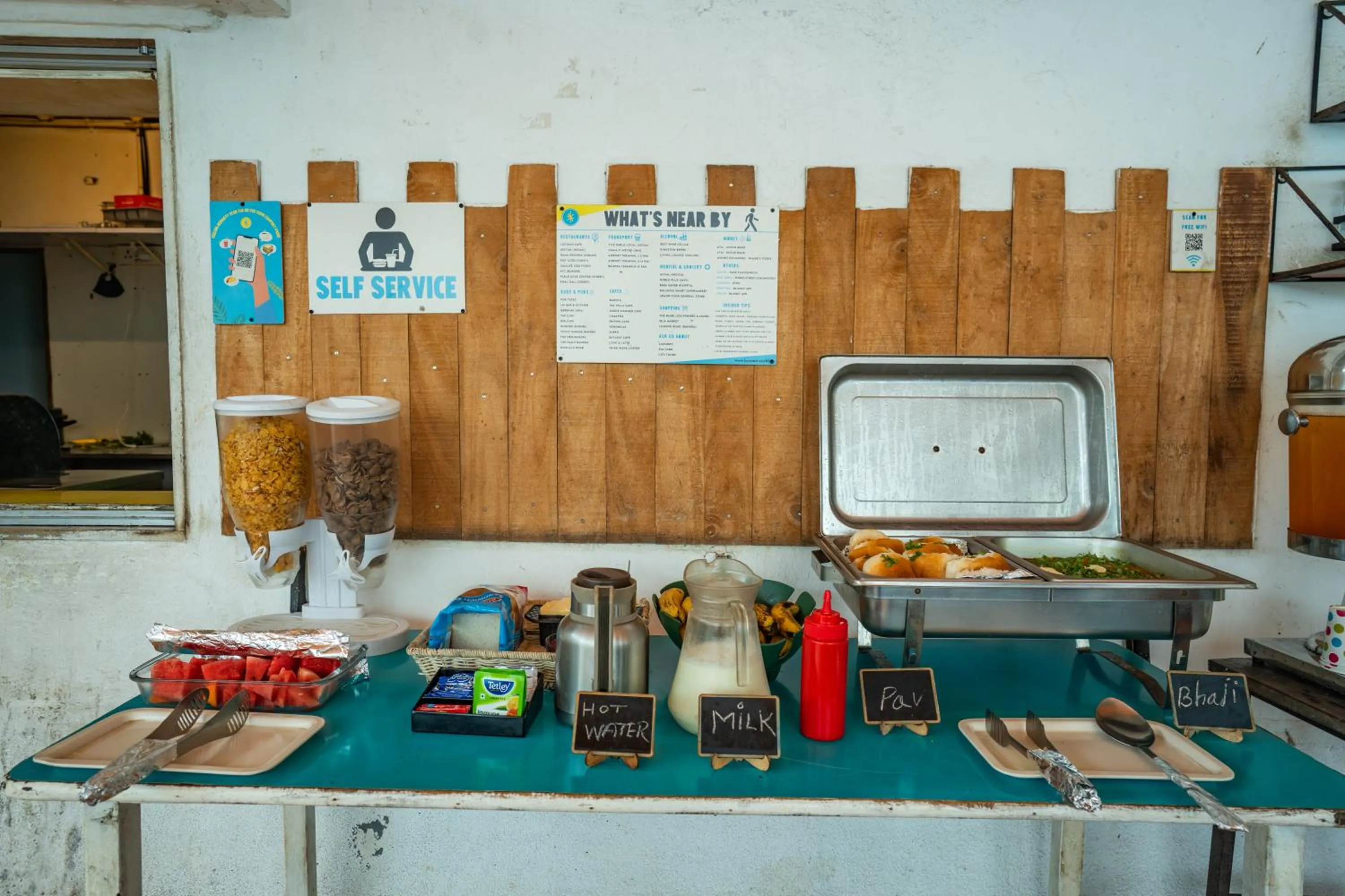 Breakfast in Locomo Hostel OG - Stay Work Eat