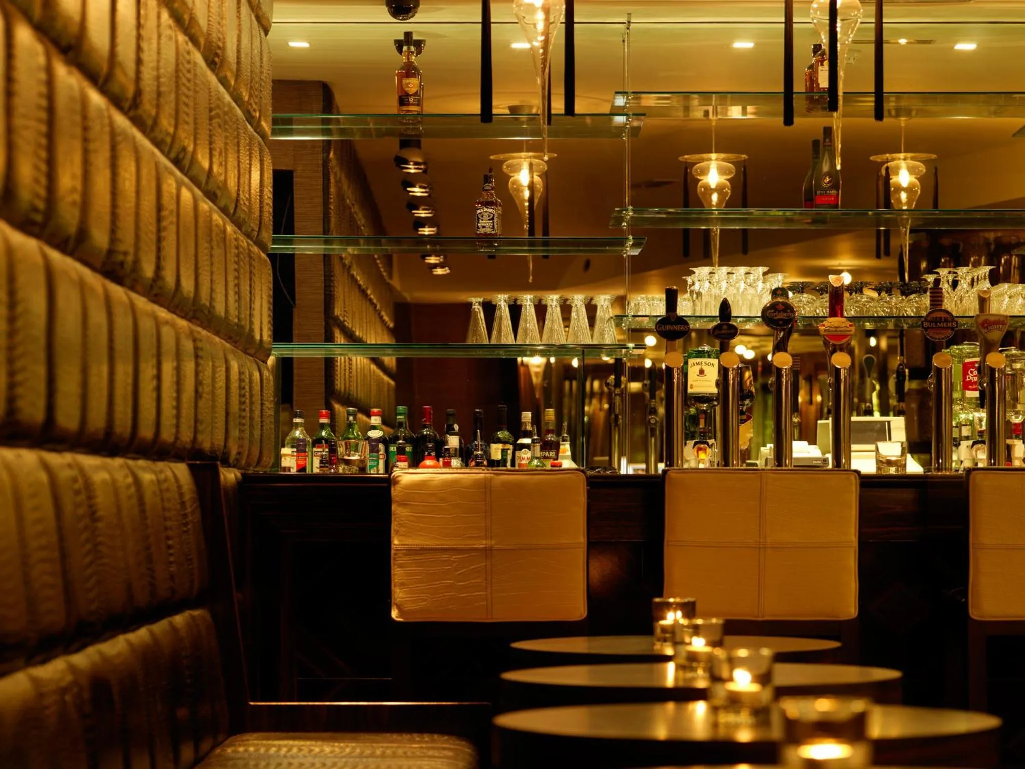 Lounge or bar in Killarney Towers Hotel & Leisure Centre