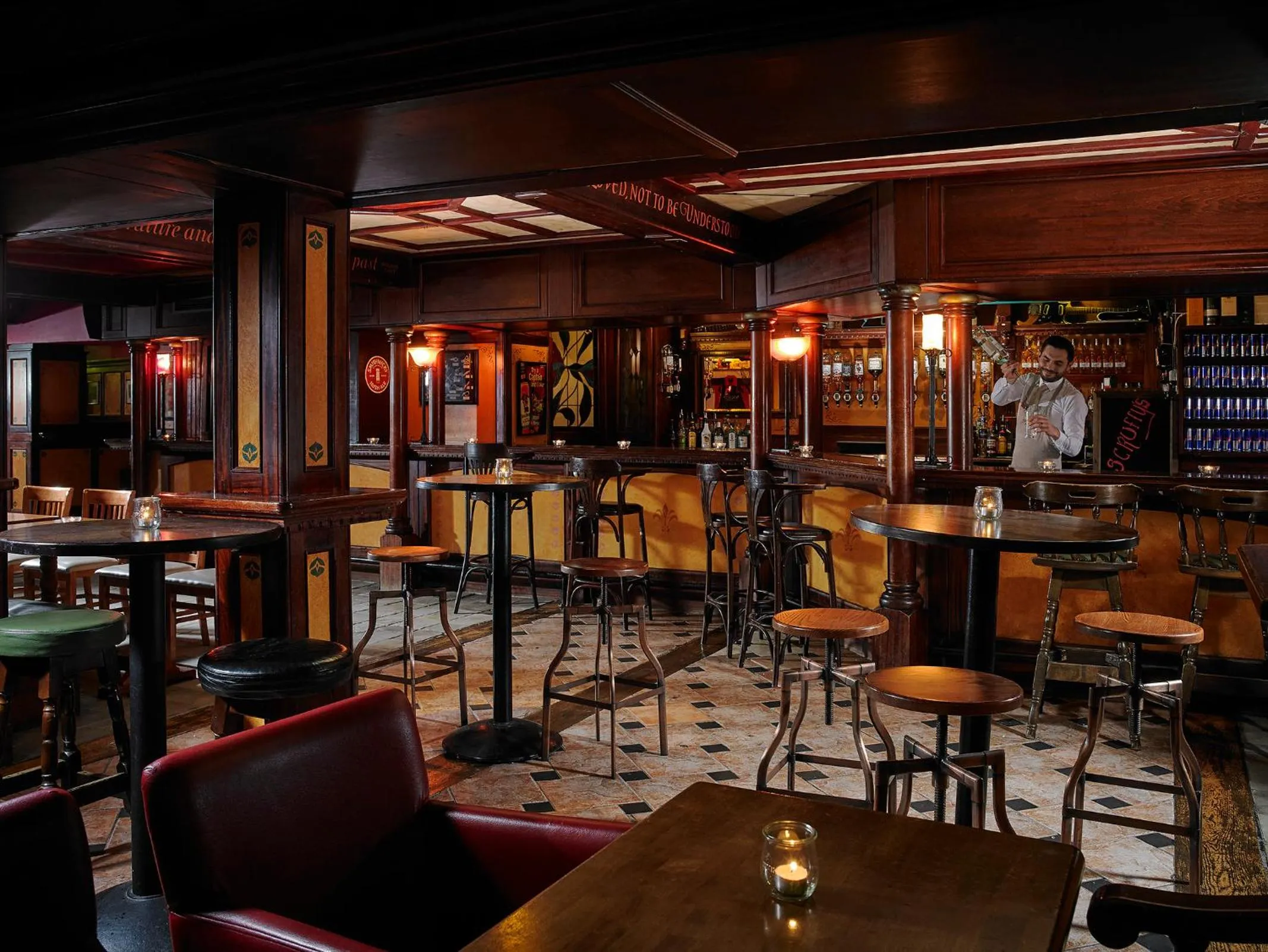 Nightclub / DJ in Killarney Towers Hotel & Leisure Centre