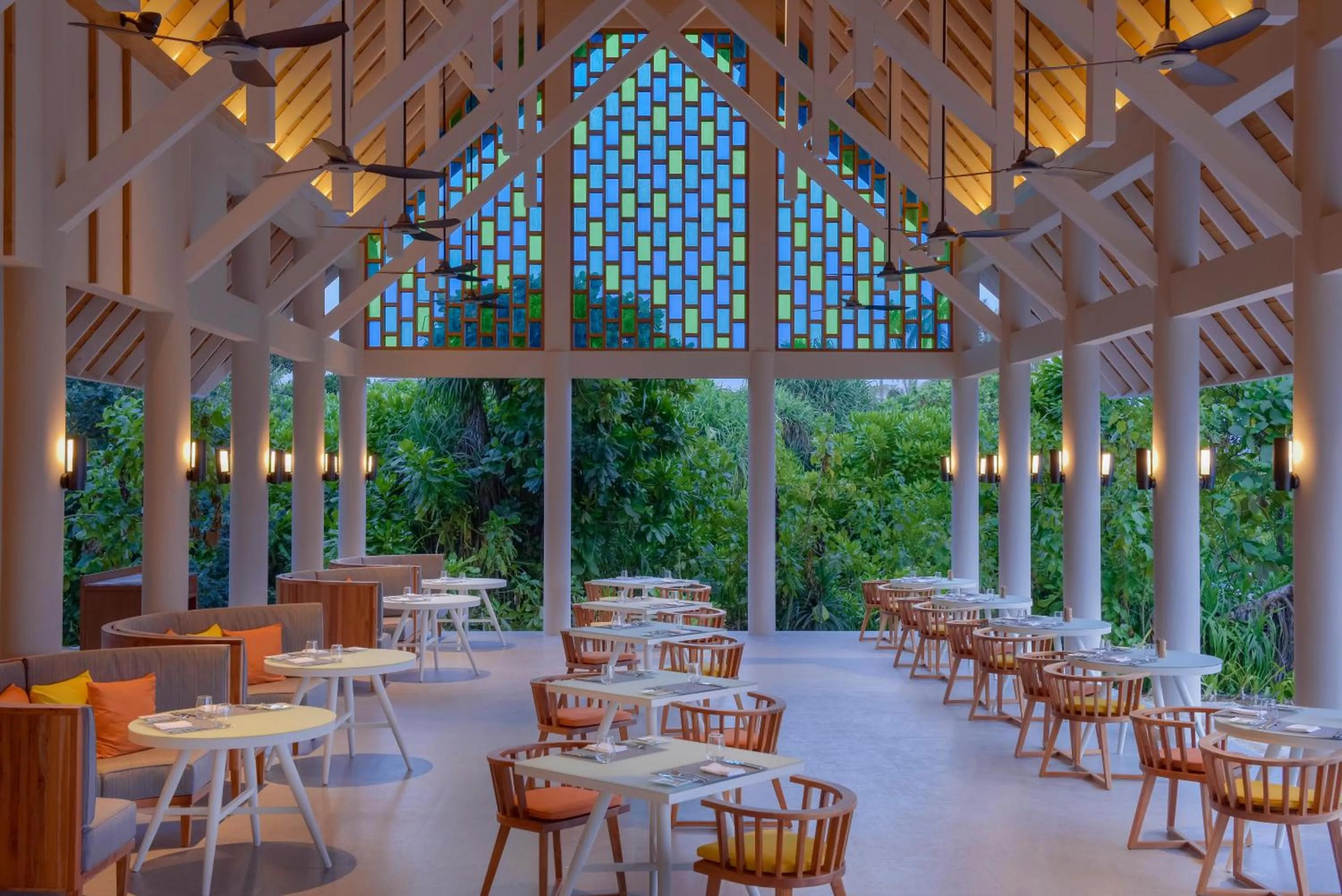 Restaurant/places to eat in Emerald Faarufushi Resort & Spa - Deluxe All Inclusive