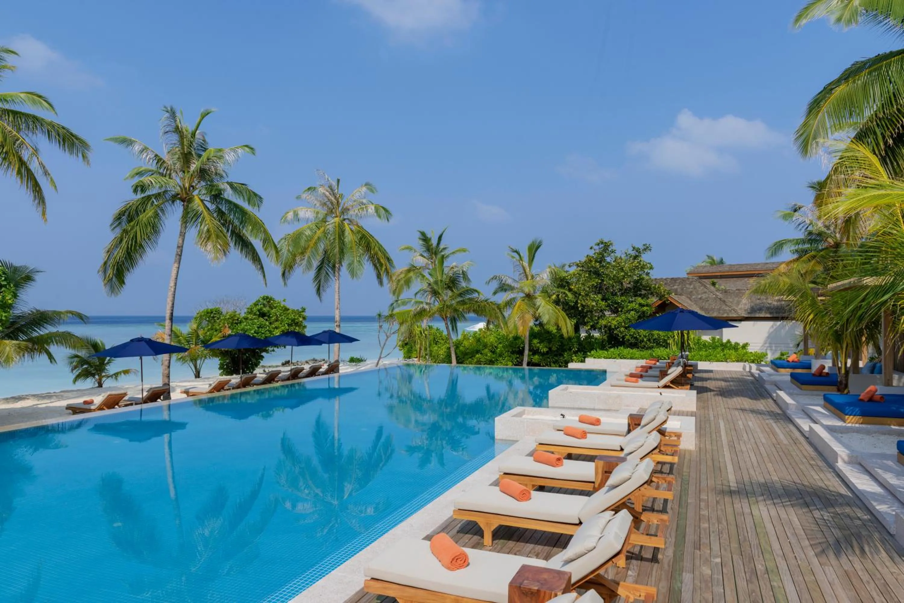 Day in Emerald Faarufushi Resort & Spa - Deluxe All Inclusive