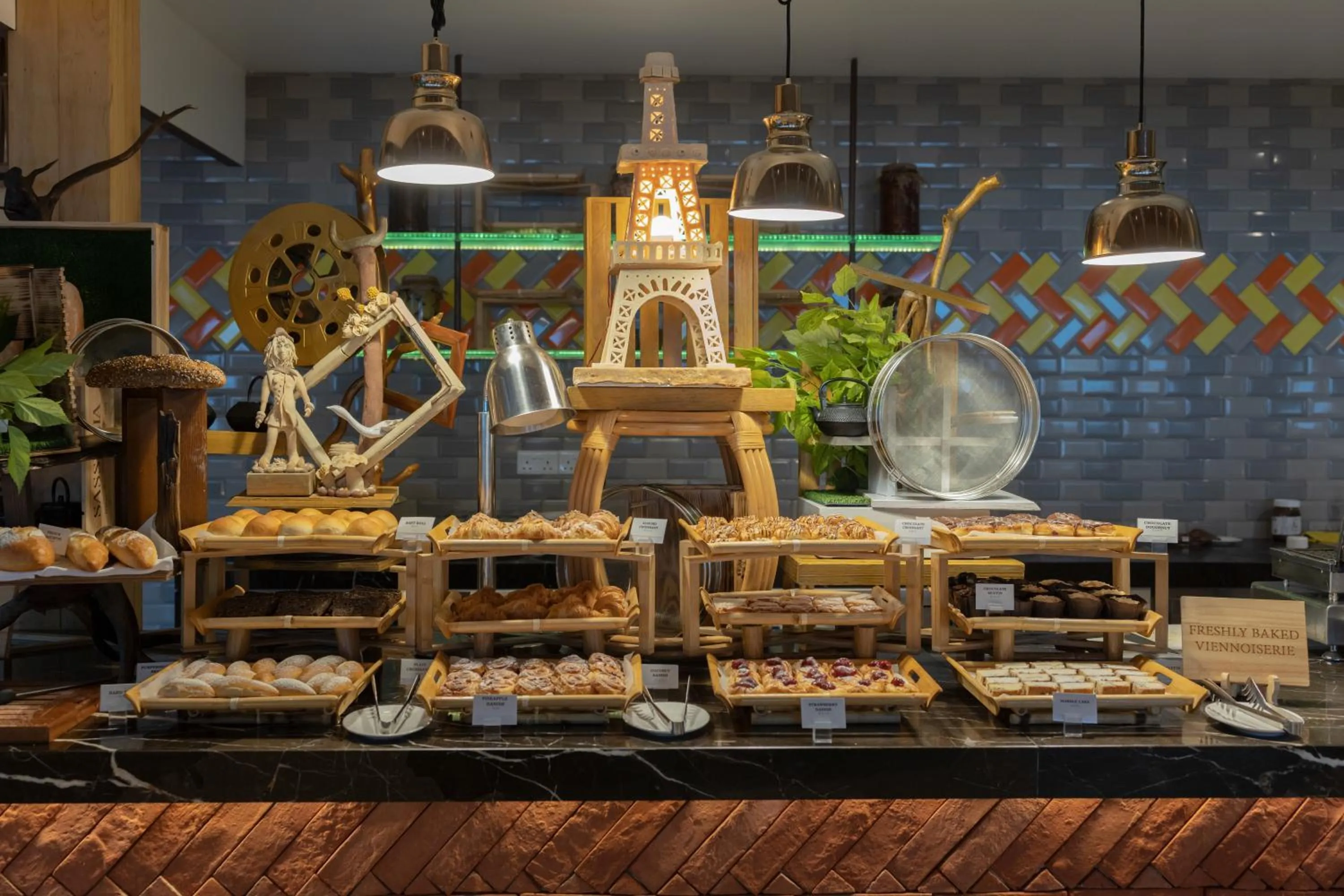 Restaurant/places to eat in Emerald Faarufushi Resort & Spa - Deluxe All Inclusive