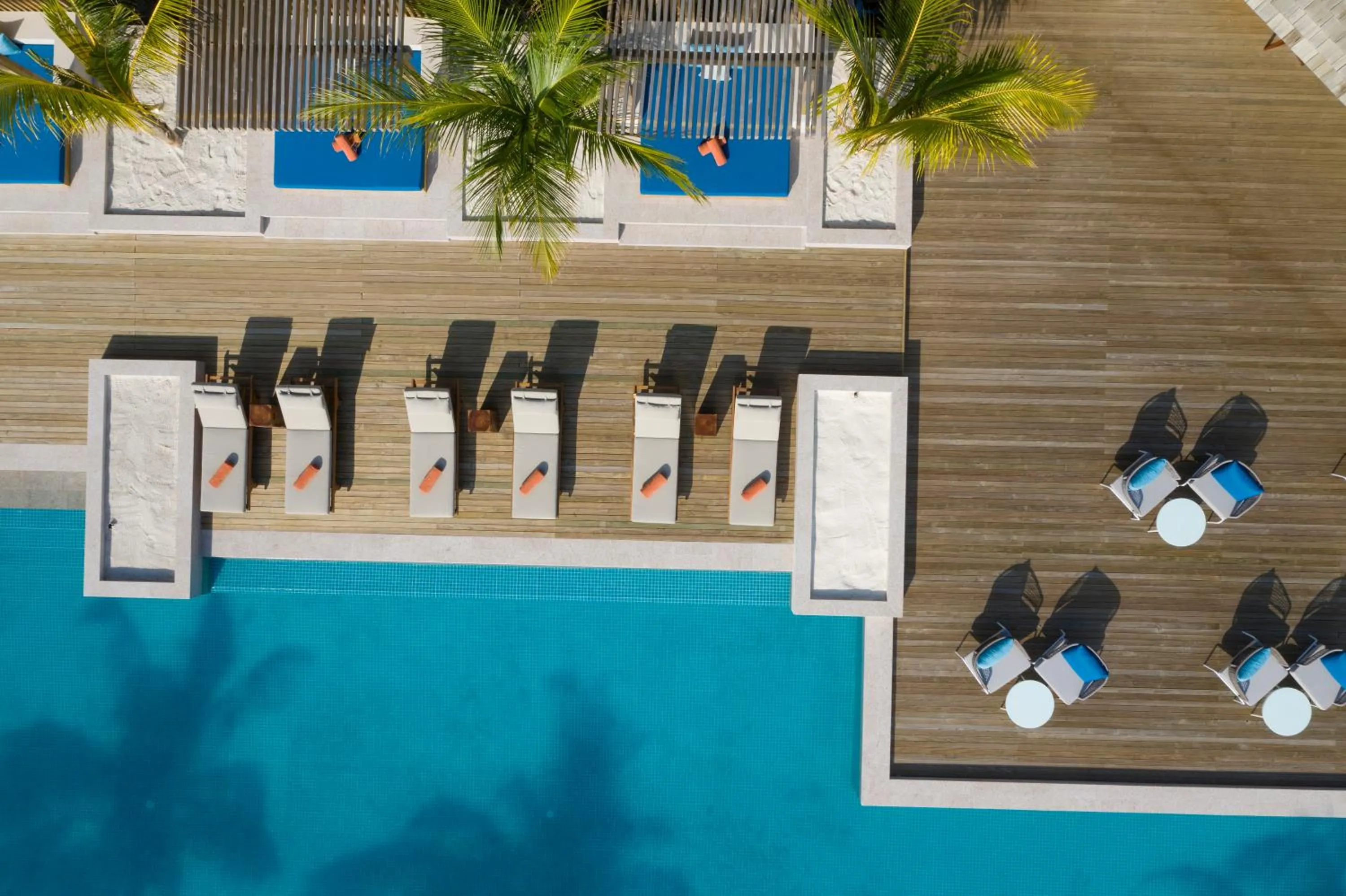 Day in Emerald Faarufushi Resort & Spa - Deluxe All Inclusive