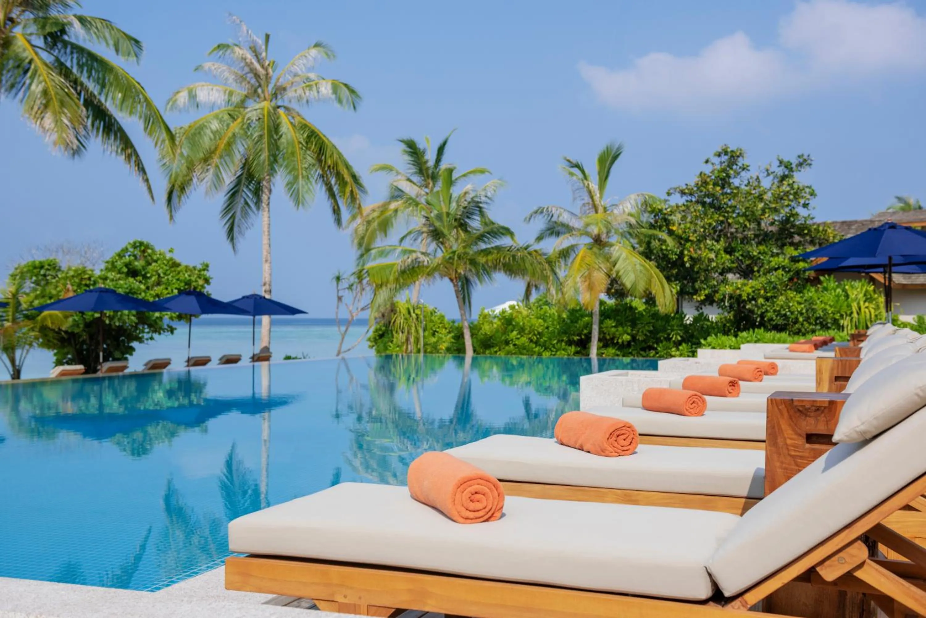 Day in Emerald Faarufushi Resort & Spa - Deluxe All Inclusive