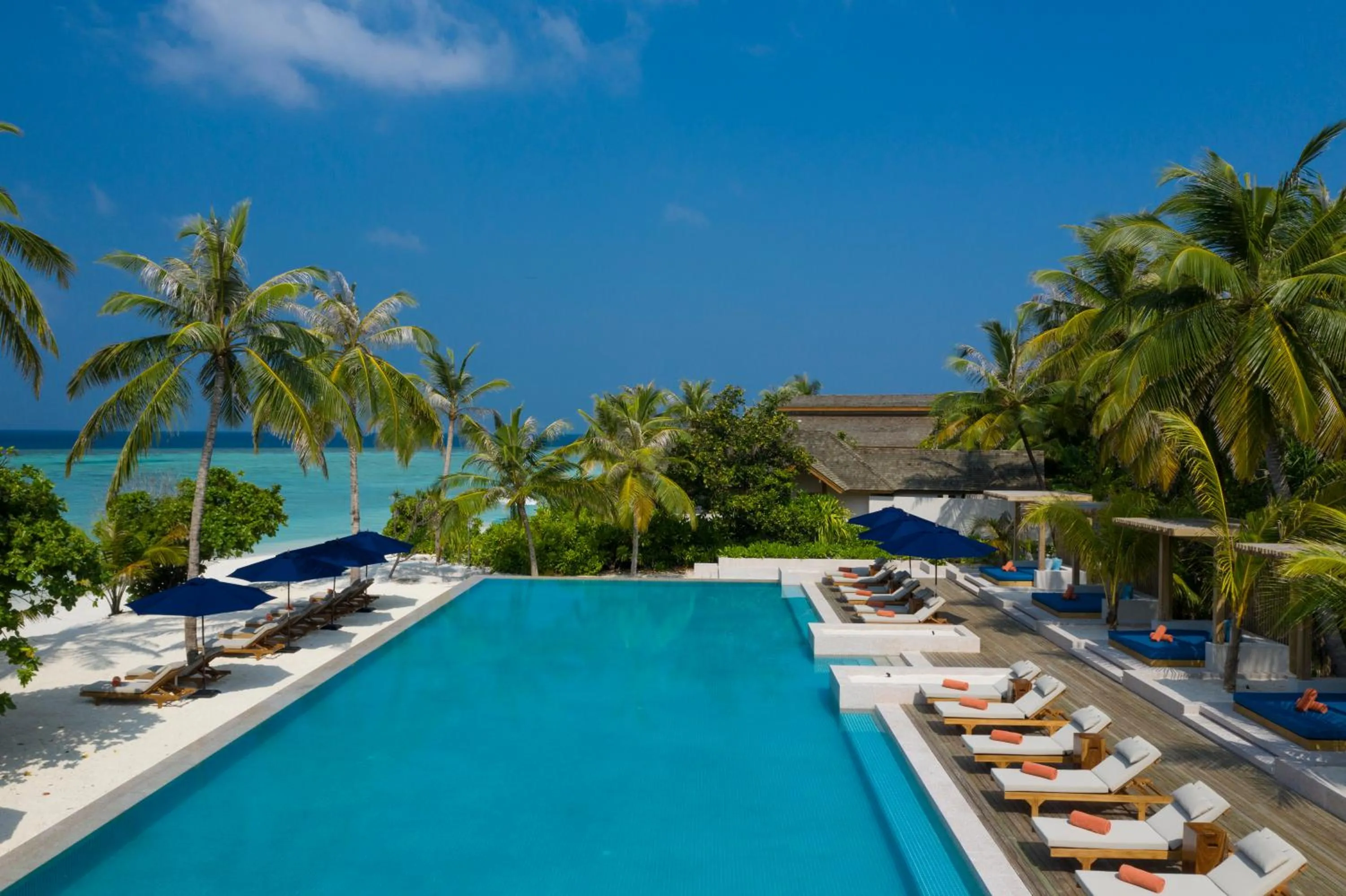 Day in Emerald Faarufushi Resort & Spa - Deluxe All Inclusive