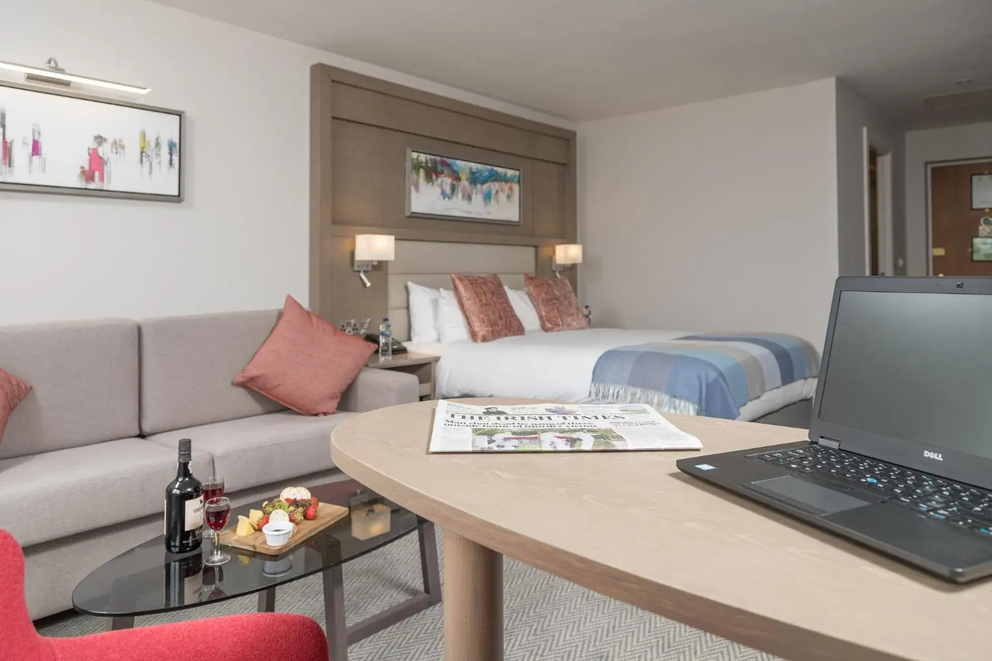 King Room in McWilliam Park Hotel King Room in McWilliam Park Hotel