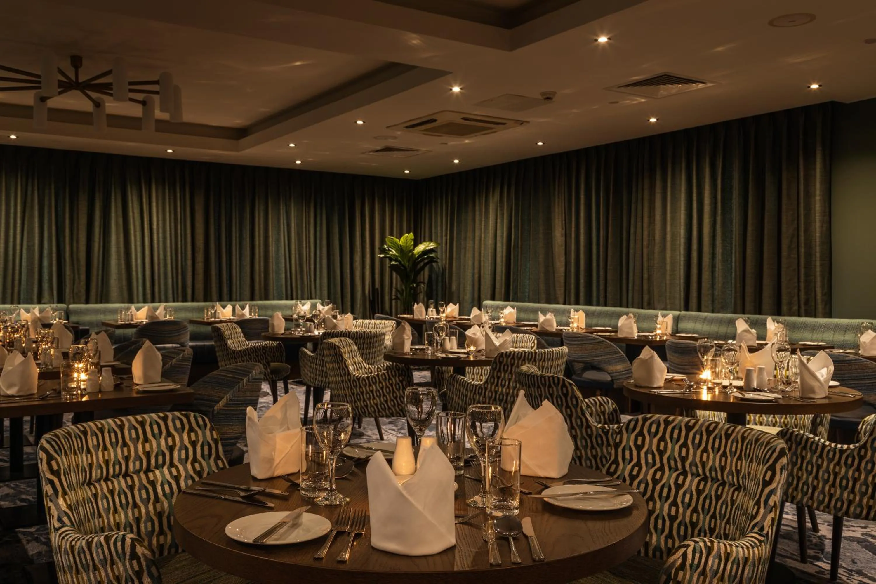 Restaurant/places to eat in McWilliam Park Hotel