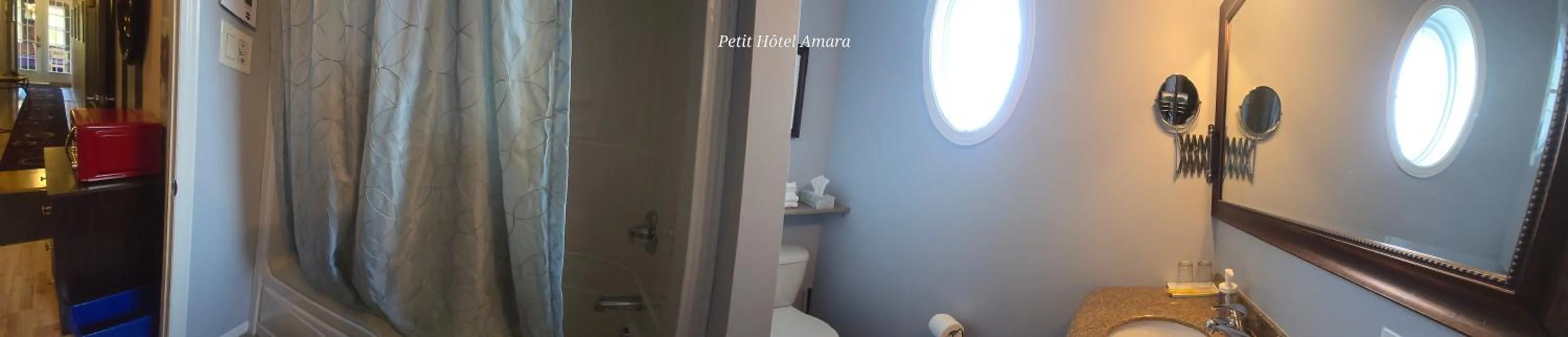 Bathroom in Petit Hôtel Amara