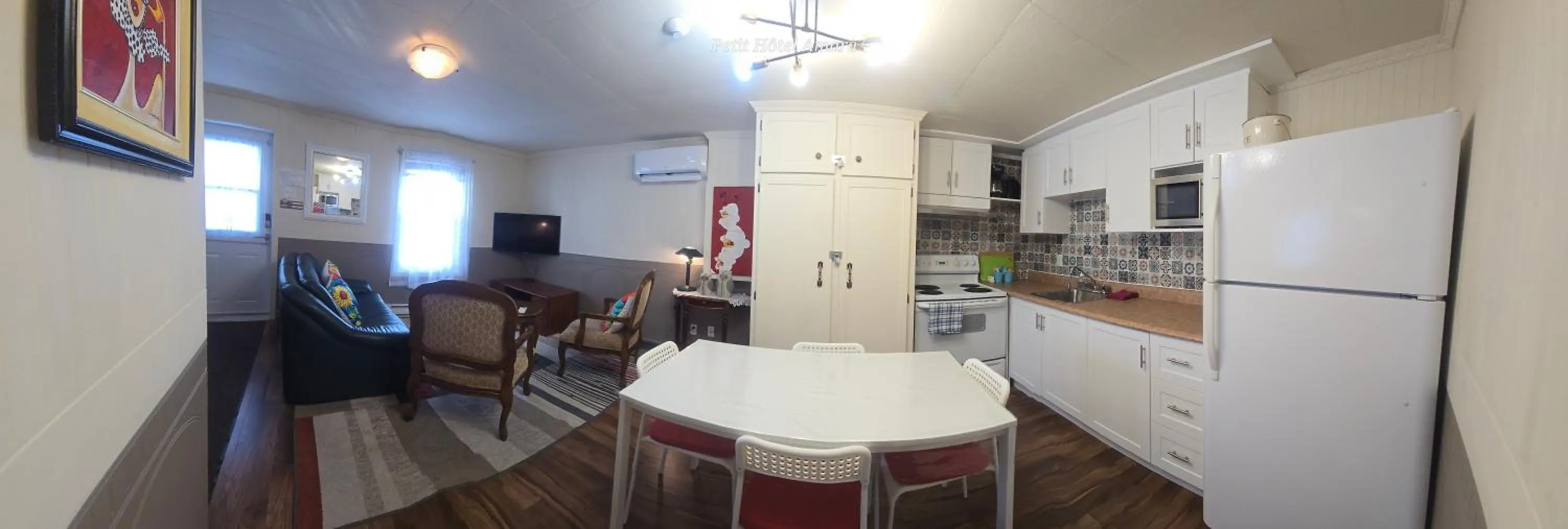 Kitchen or kitchenette in Petit Hôtel Amara