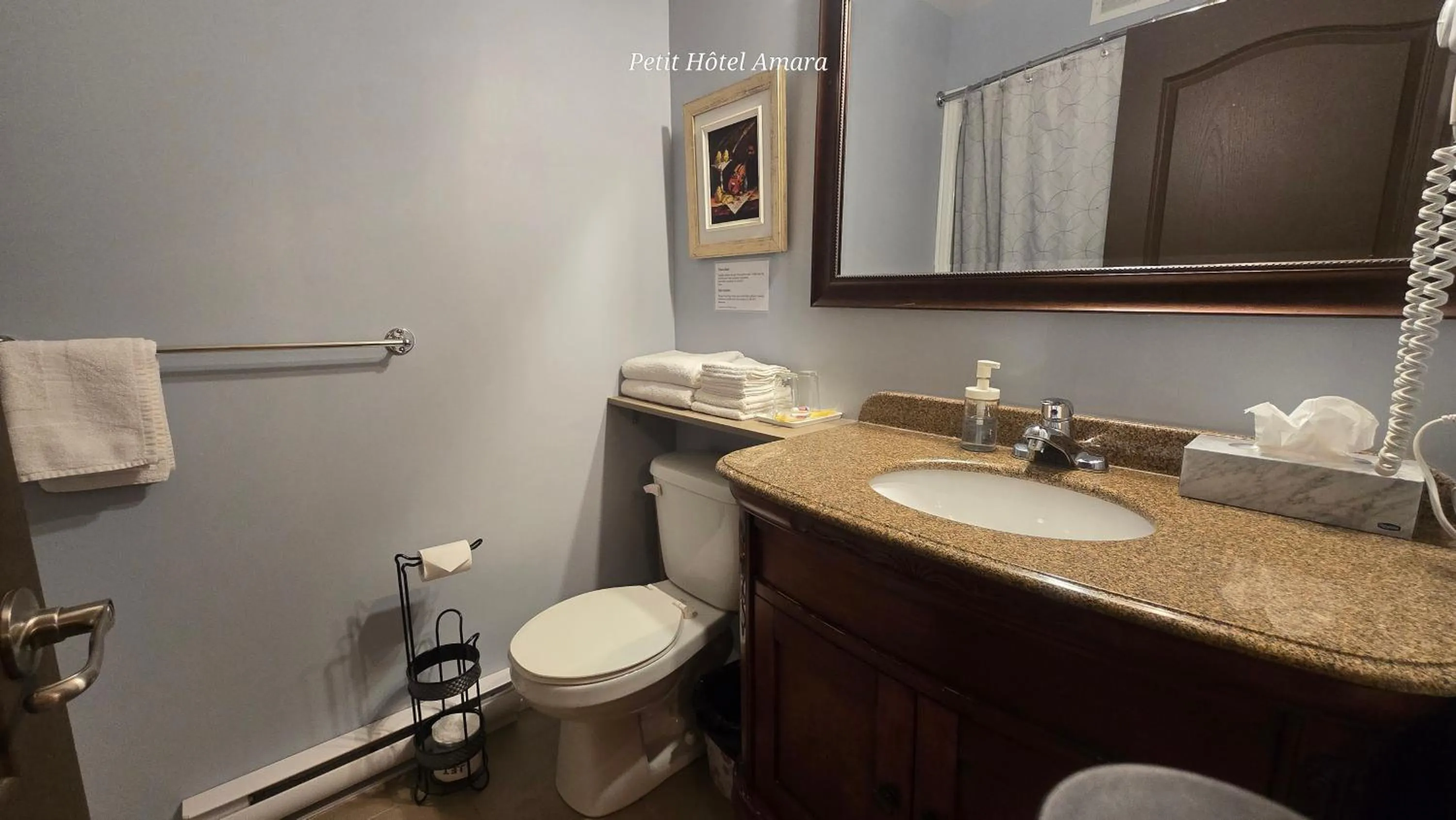 Bathroom in Petit Hôtel Amara