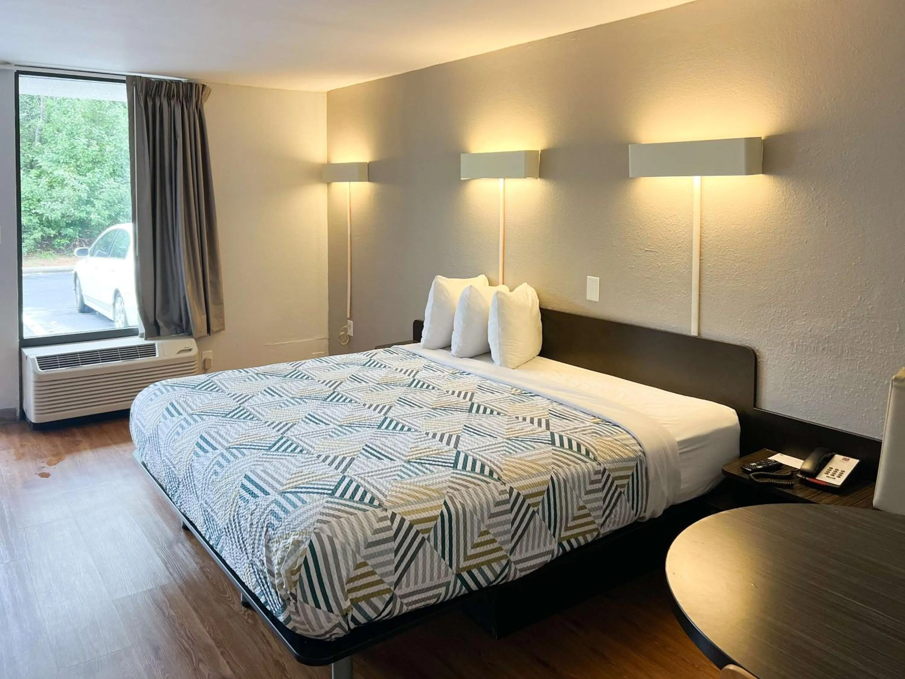 Bedroom, Bed in Motel 6-Newnan, GA