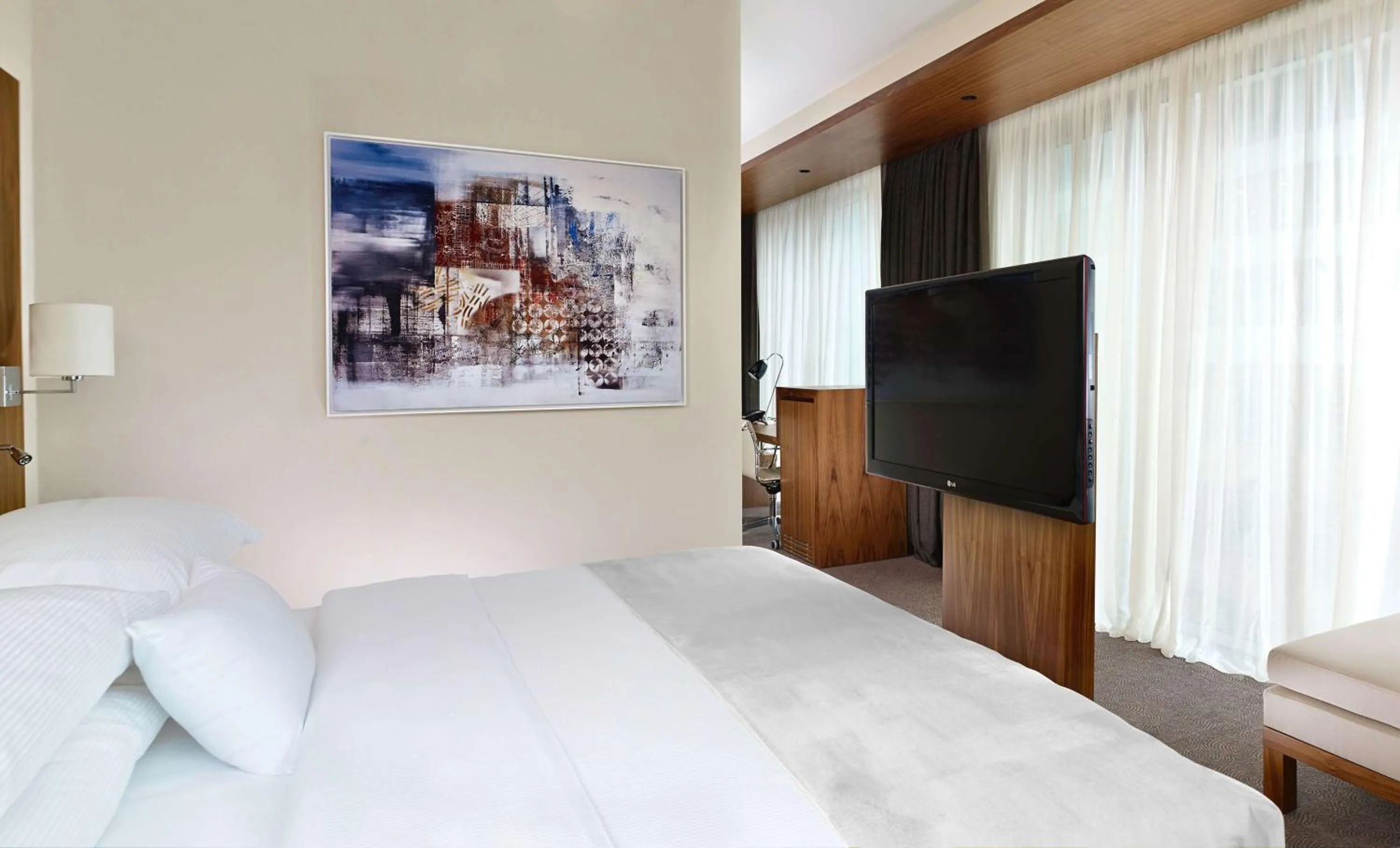 Bedroom, Bed in DoubleTree by Hilton Zagreb