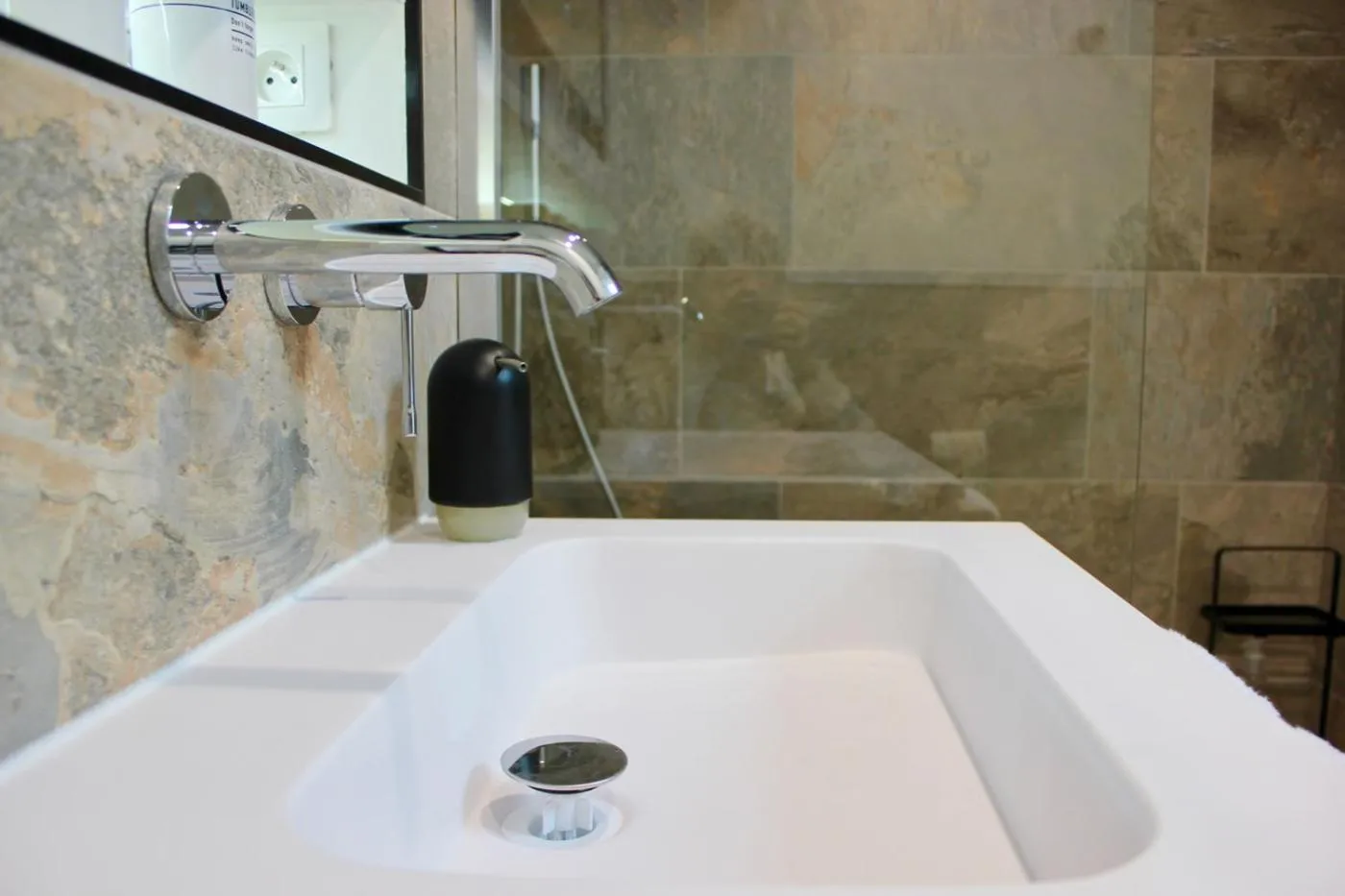 Shower in Le Chemin du Village