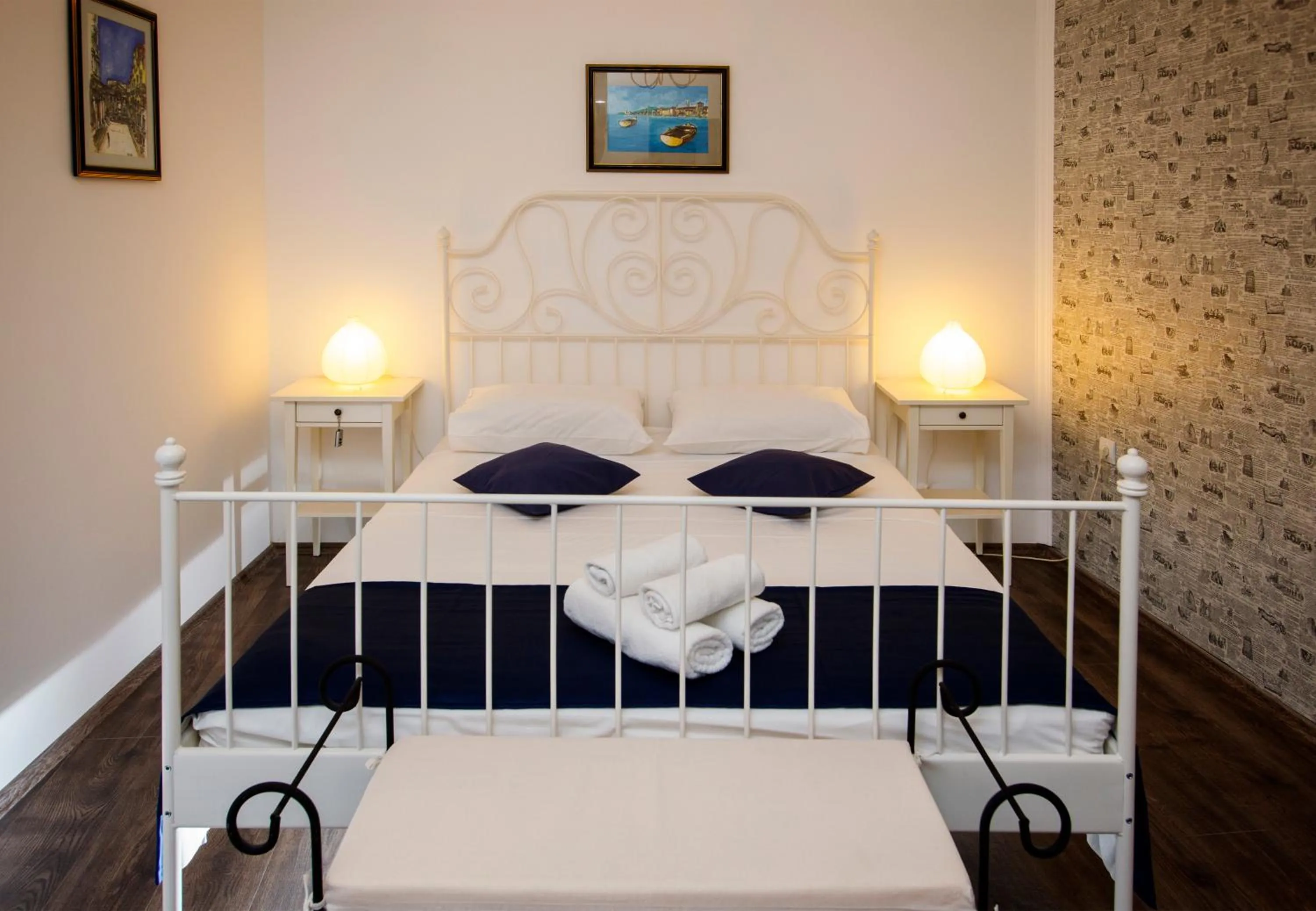 Bedroom, Bed in Prior Suites Split