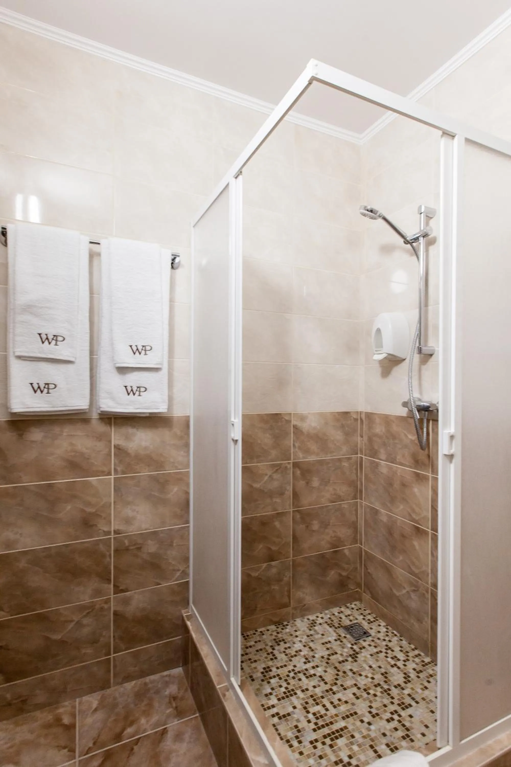 Shower in West Park Hotel