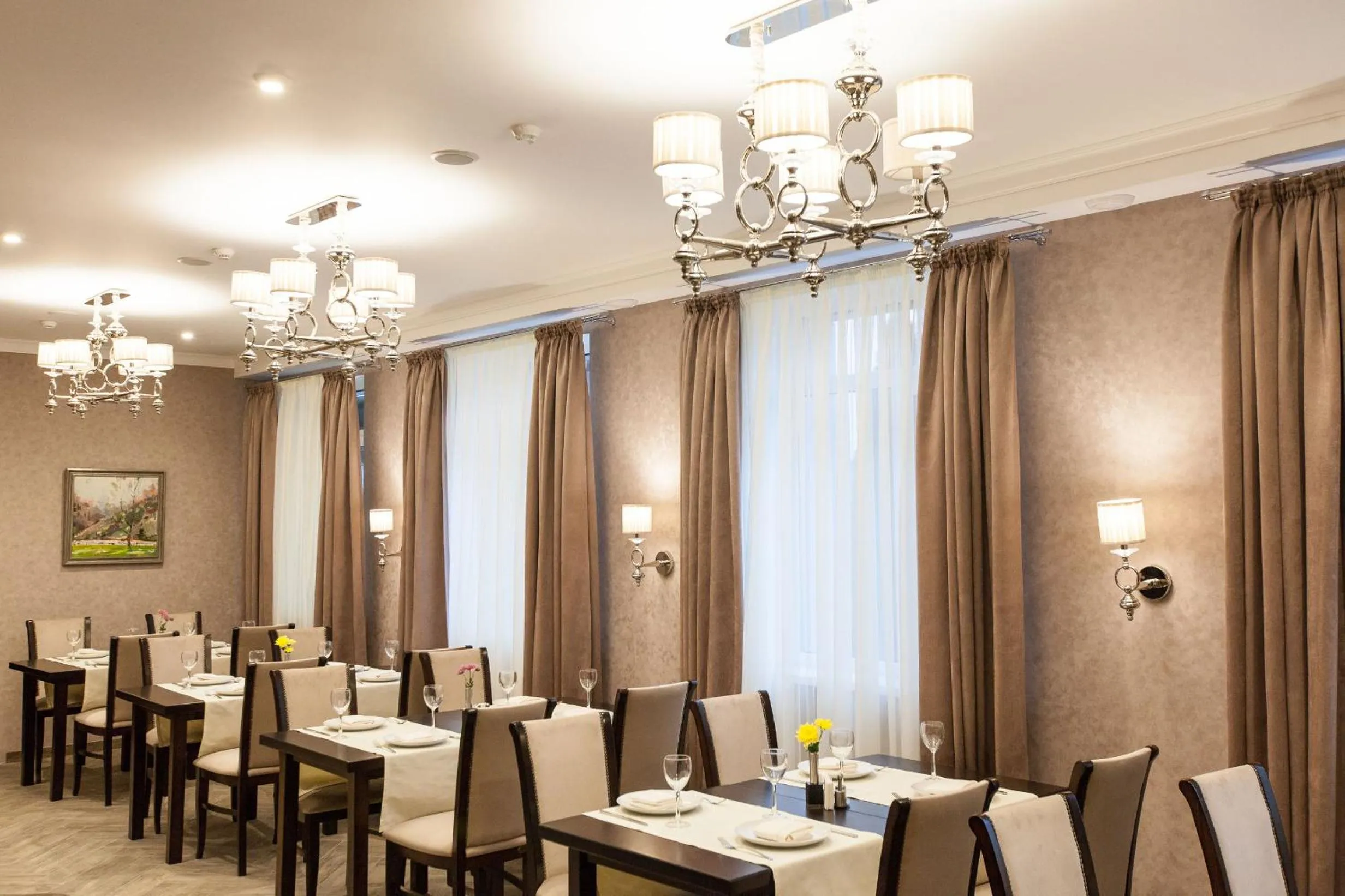 Restaurant/places to eat in West Park Hotel