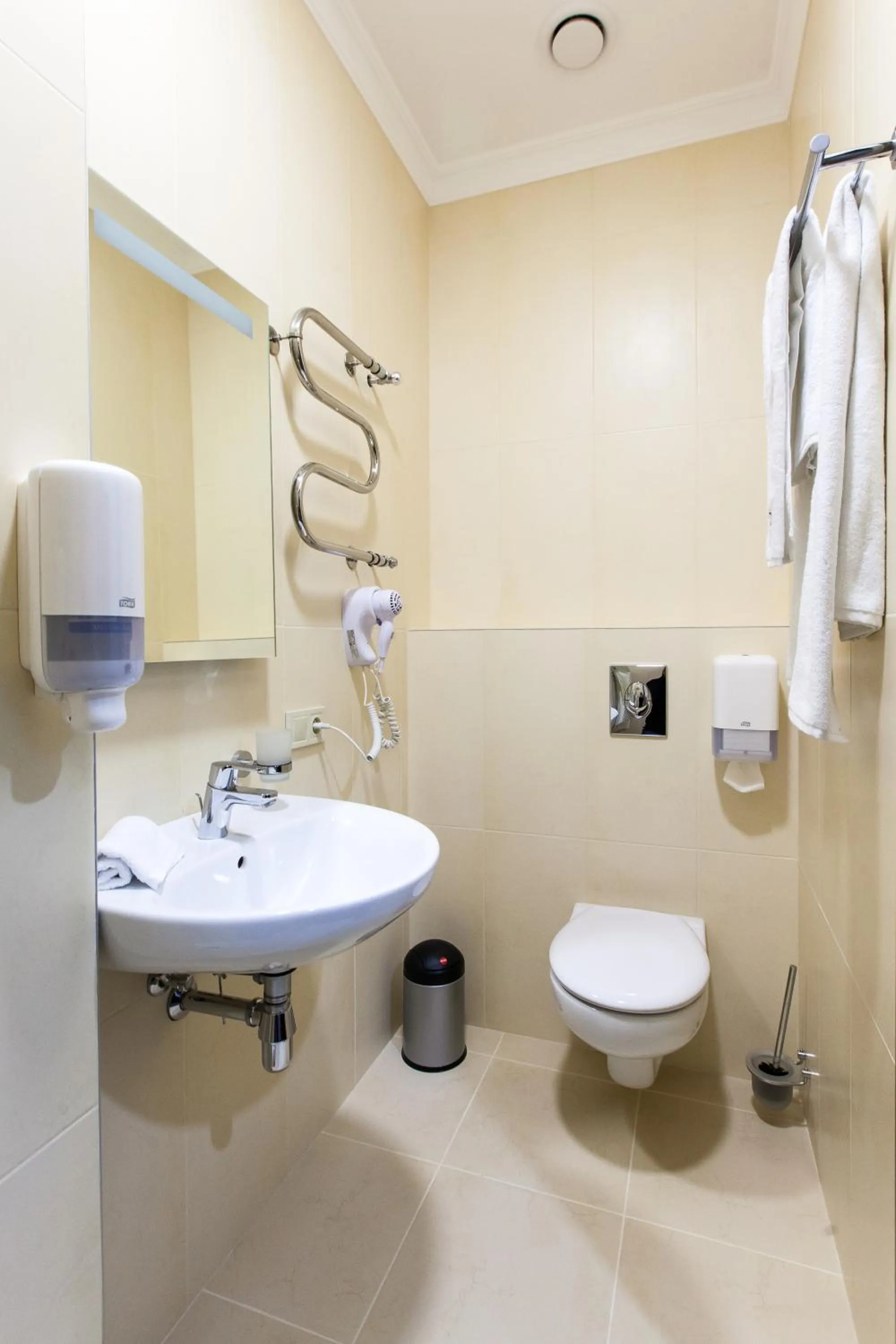 Shower in West Park Hotel