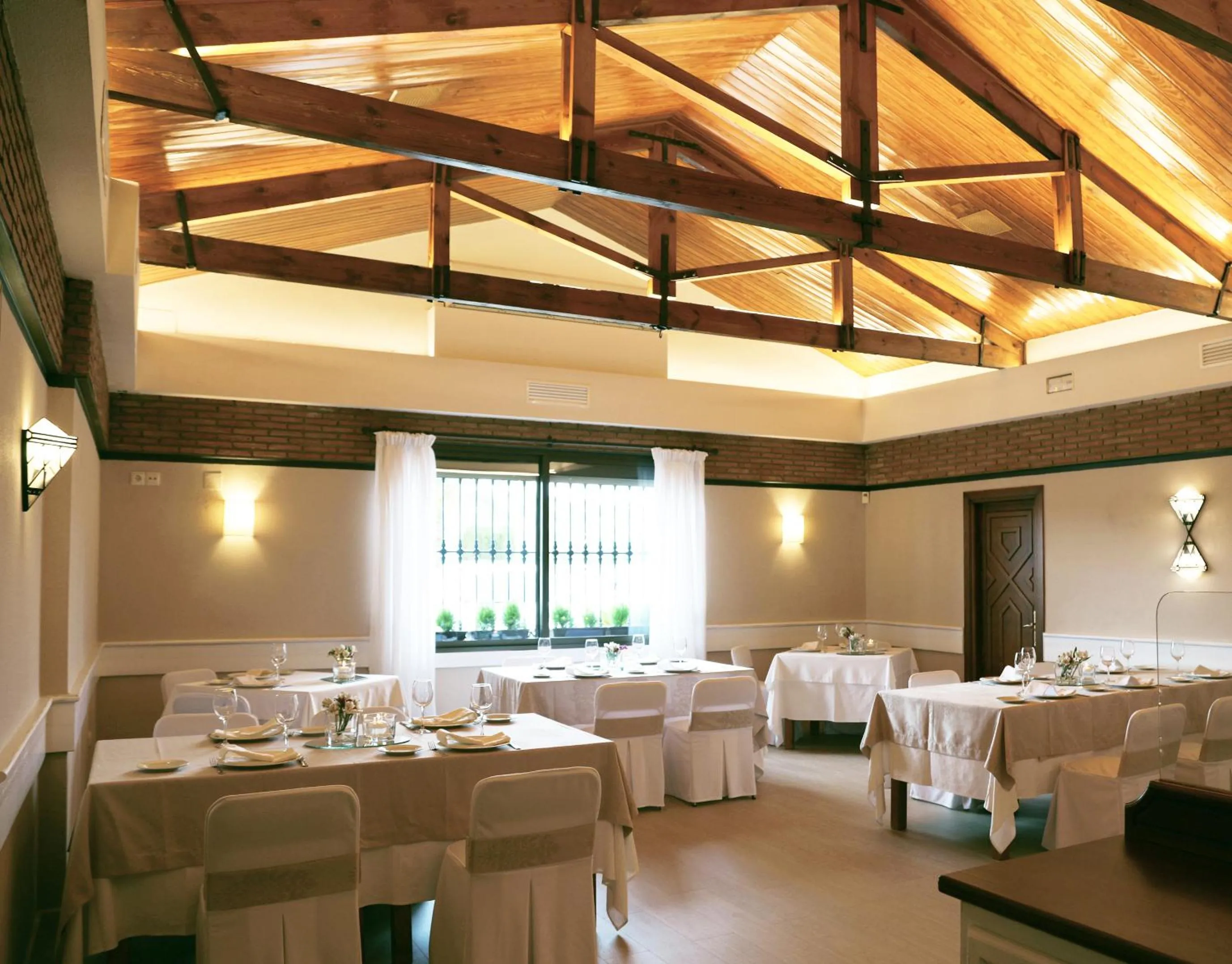 Restaurant/places to eat in Hotel Juleca