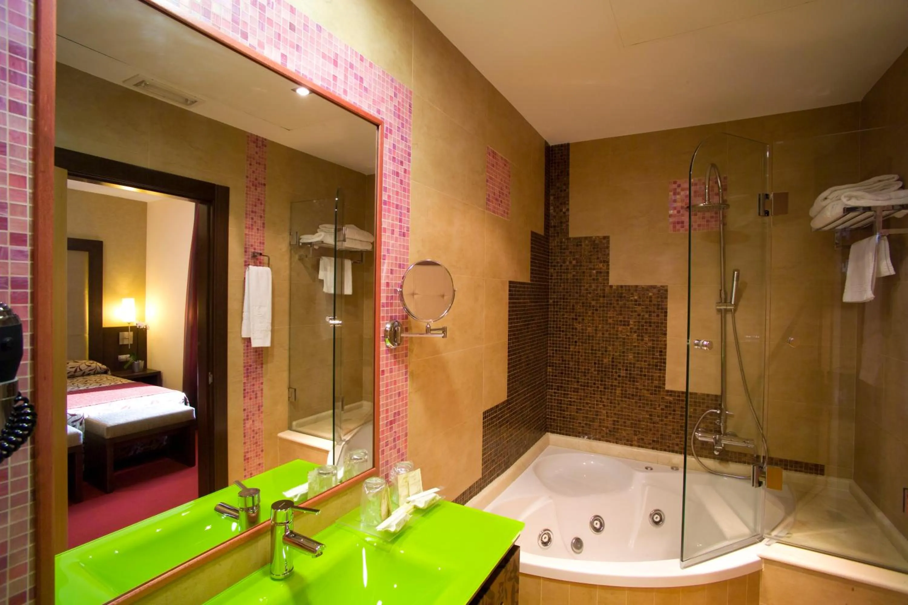 Hot Tub in Hotel Juleca