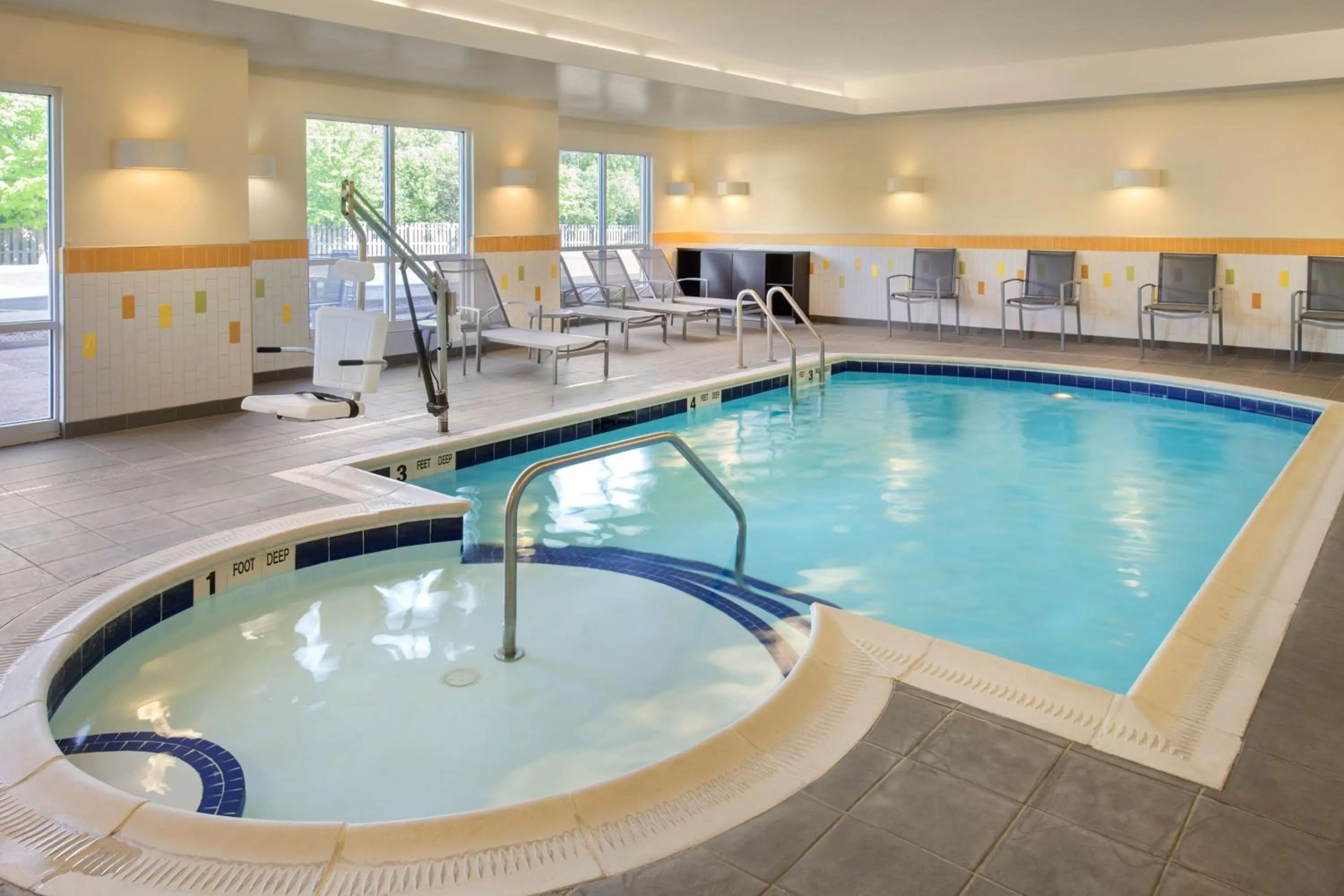 Swimming pool in Fairfield Inn & Suites by Marriott Watertown Thousand Islands