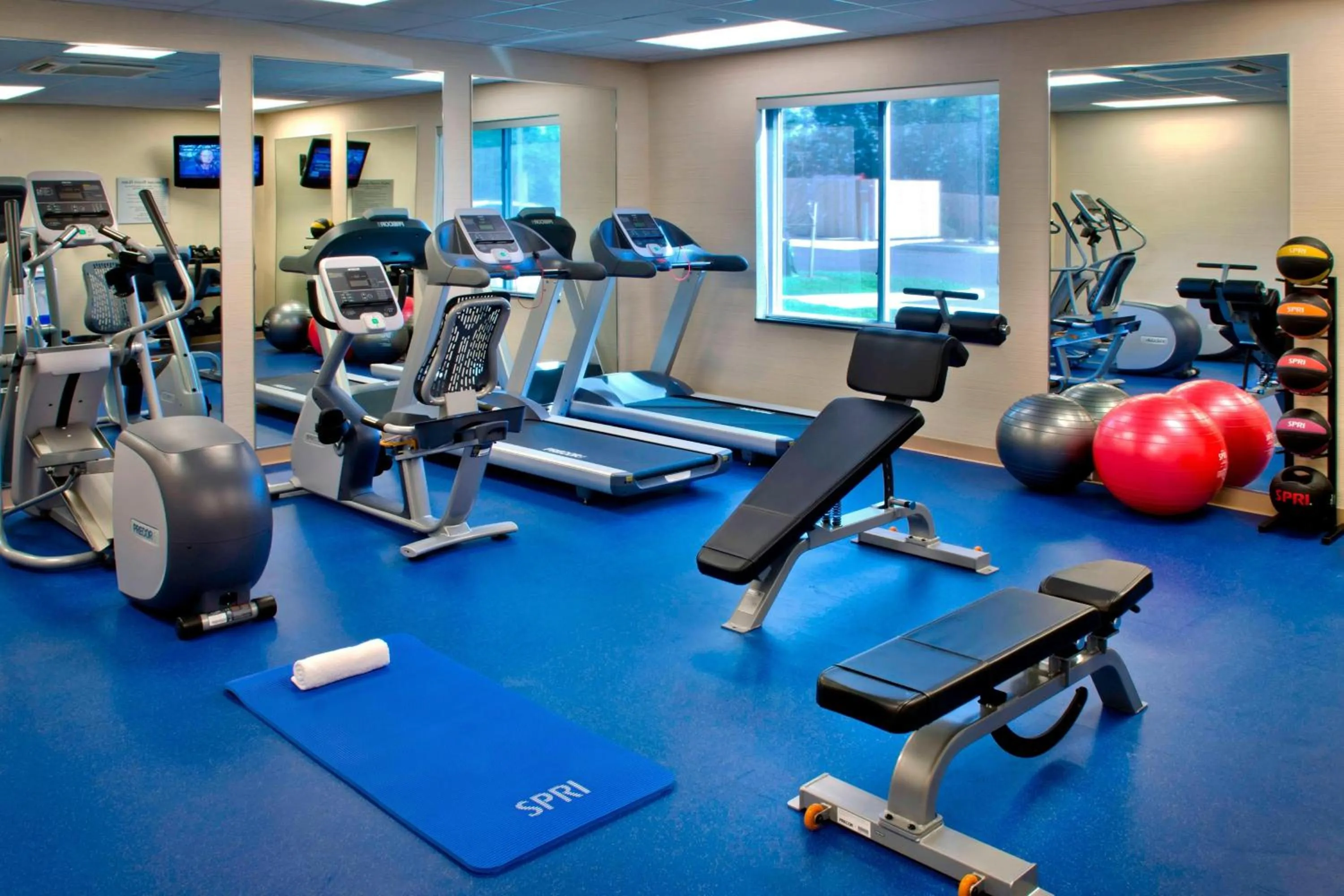 Fitness centre/facilities in Fairfield Inn & Suites by Marriott Watertown Thousand Islands