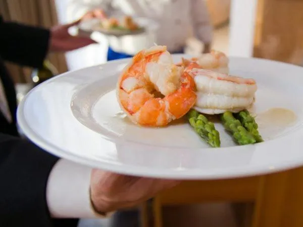 Restaurant/places to eat in Marshal Garden Hotel