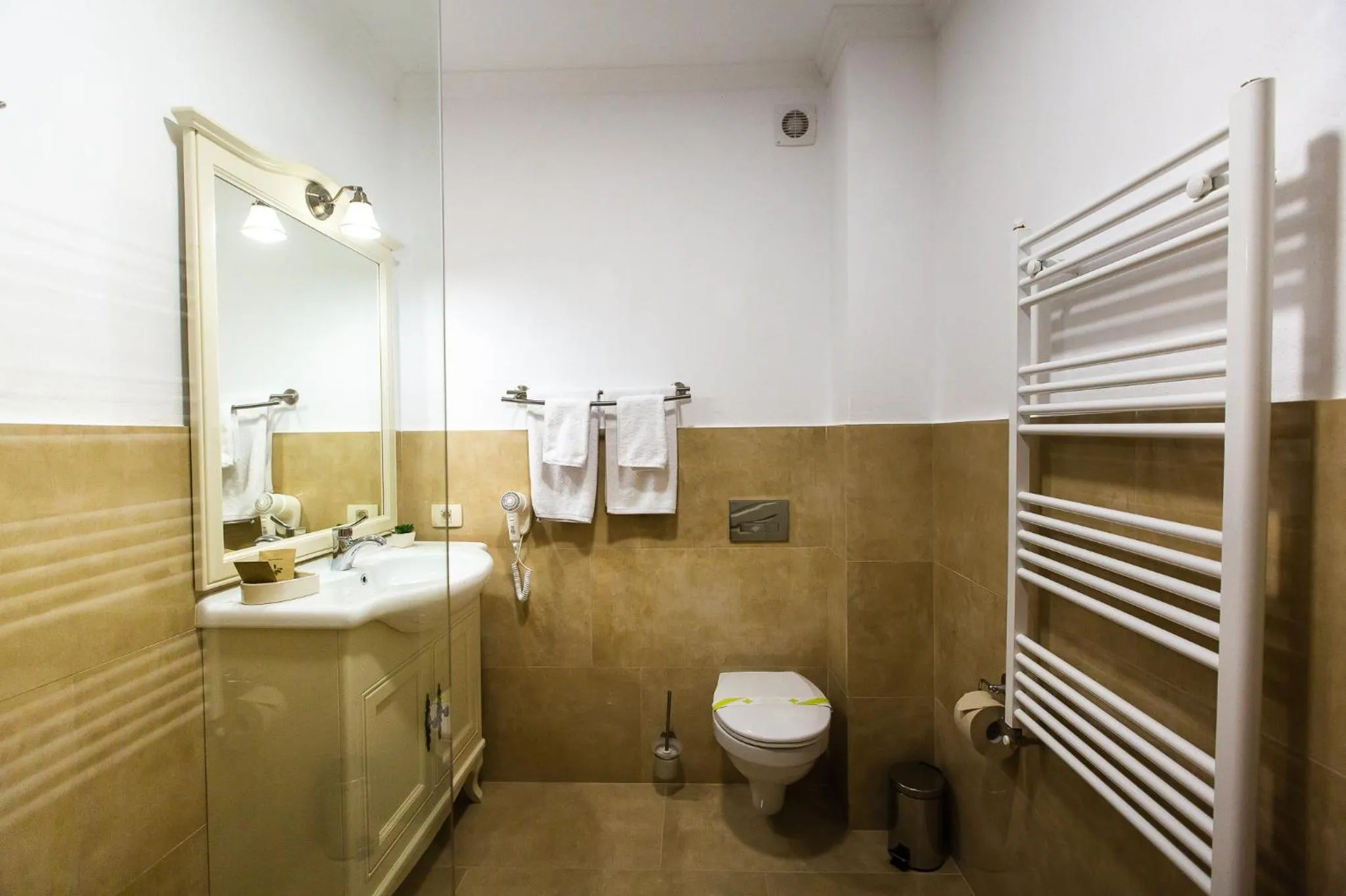 Bathroom in Ave, Alba!